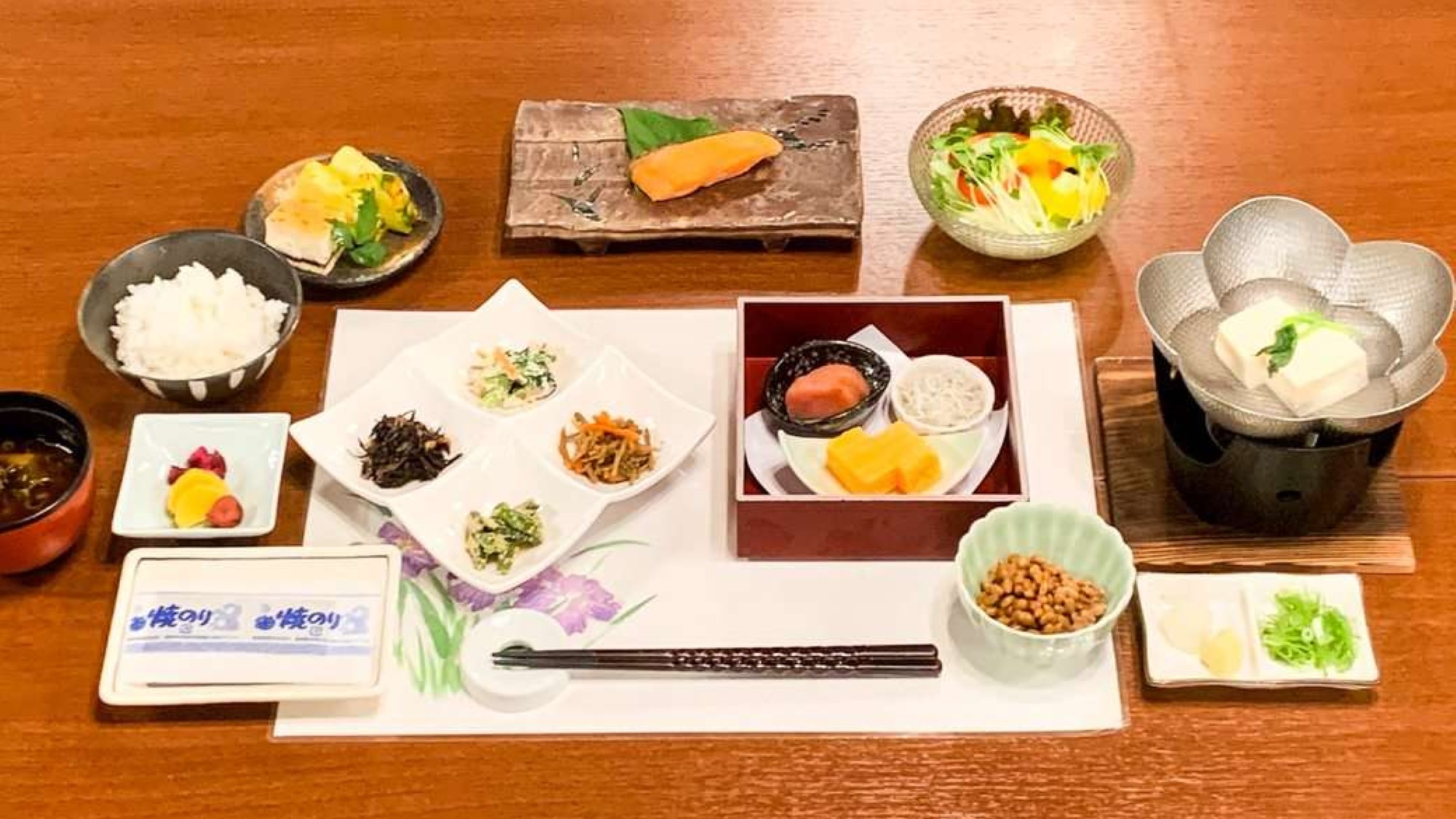 地元食材を活かした、やさしい和朝食をご用意。