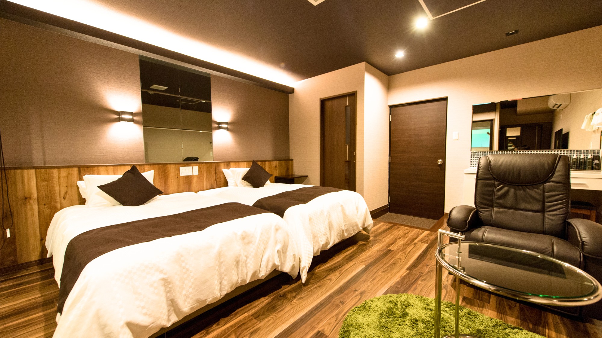 【洋モダンスーペリア洋室】 (31㎡）