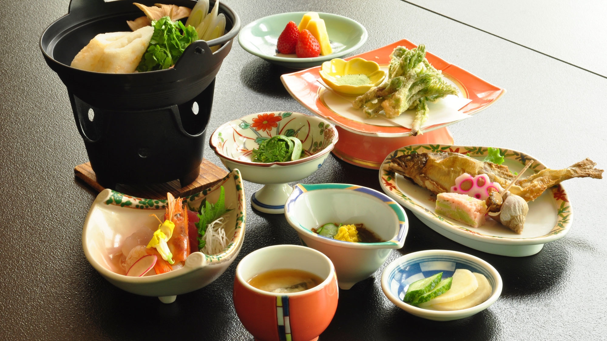 ＜観光にもビジネスにも／軽めのご夕食＞気軽に温泉宿泊★【お手軽２食付あじさいプラン】