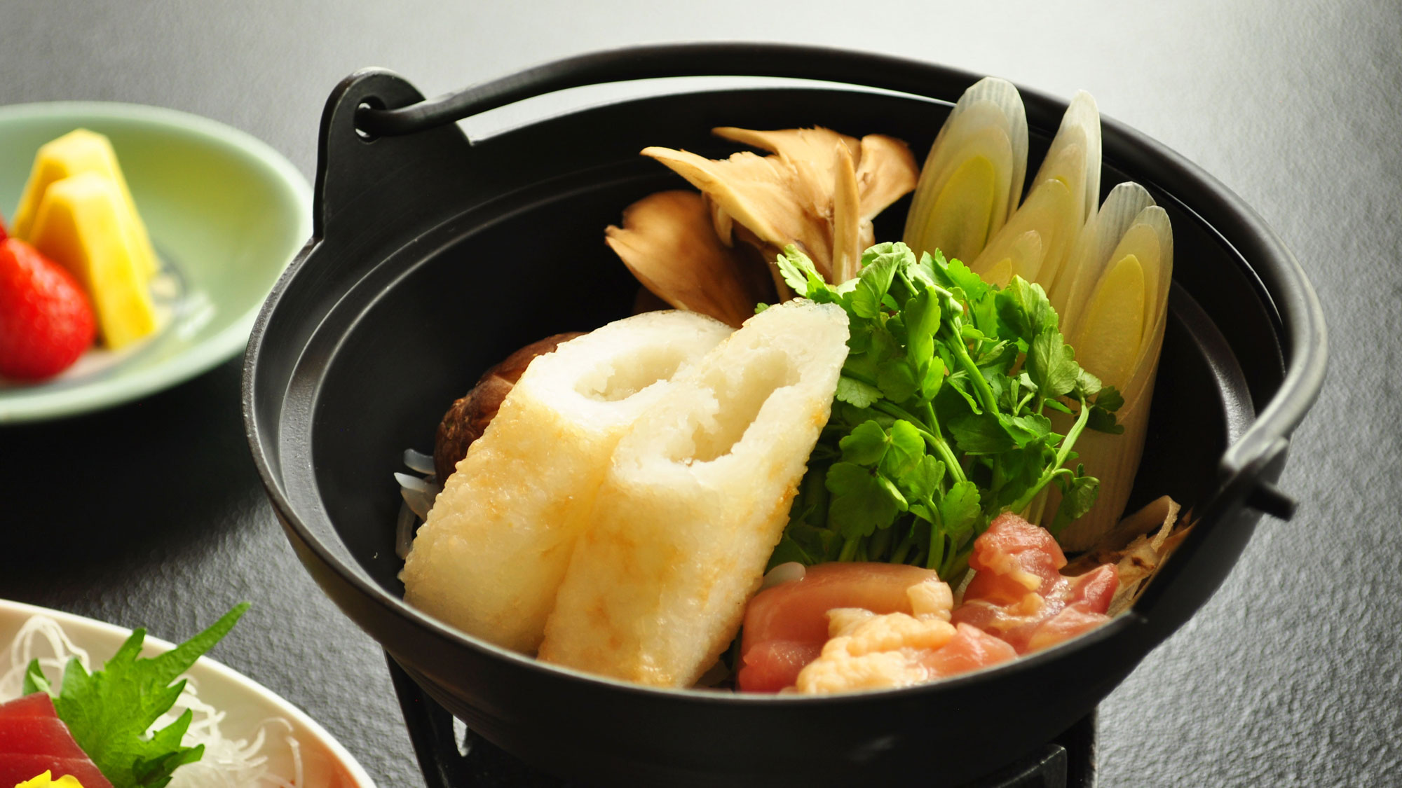 【ご夕食一例：くまげらプラン】秋田と言えばきりたんぽ鍋】すべてのプランにてご提供
