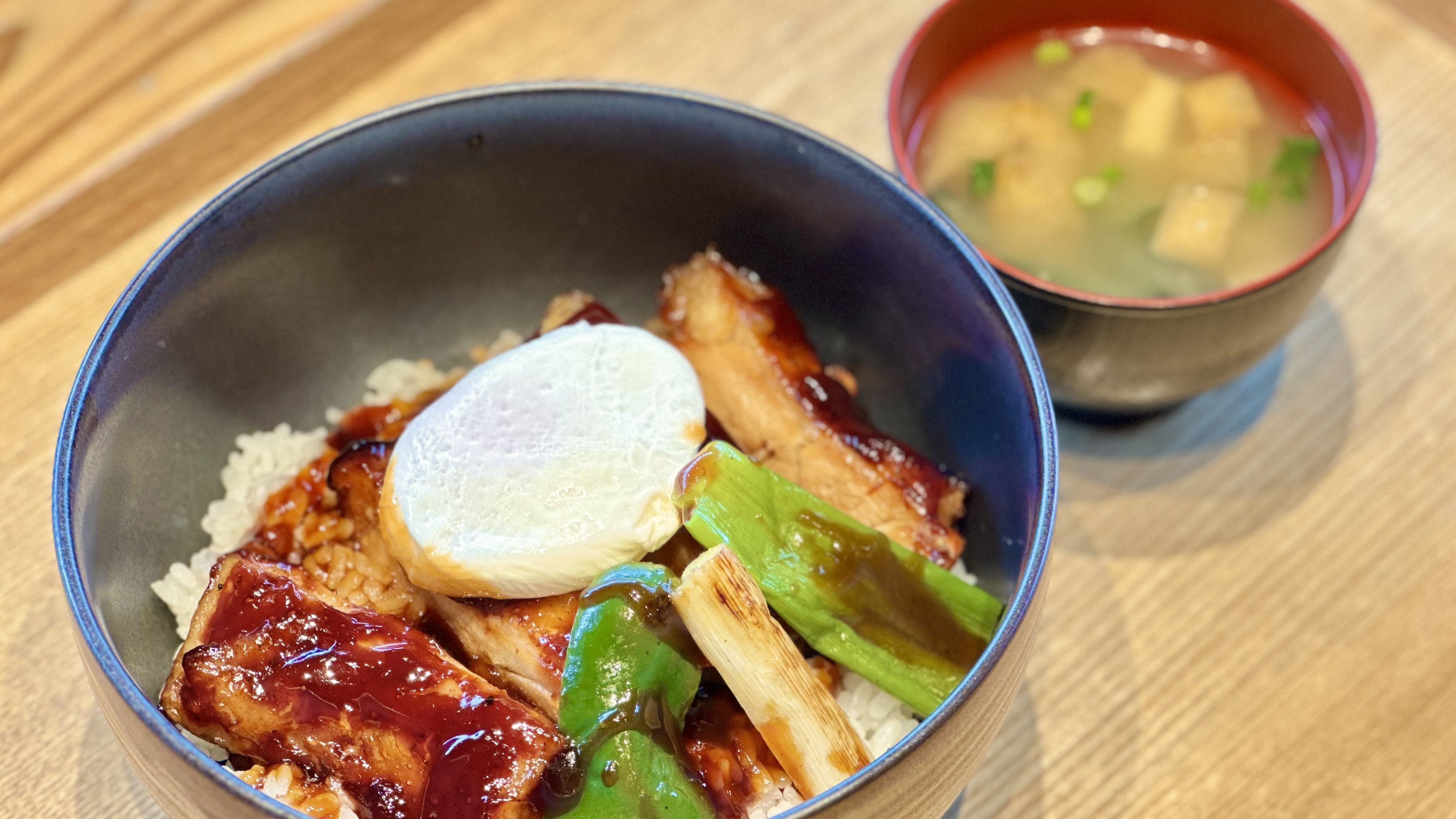 【季節限定】炭火鶏照焼丼