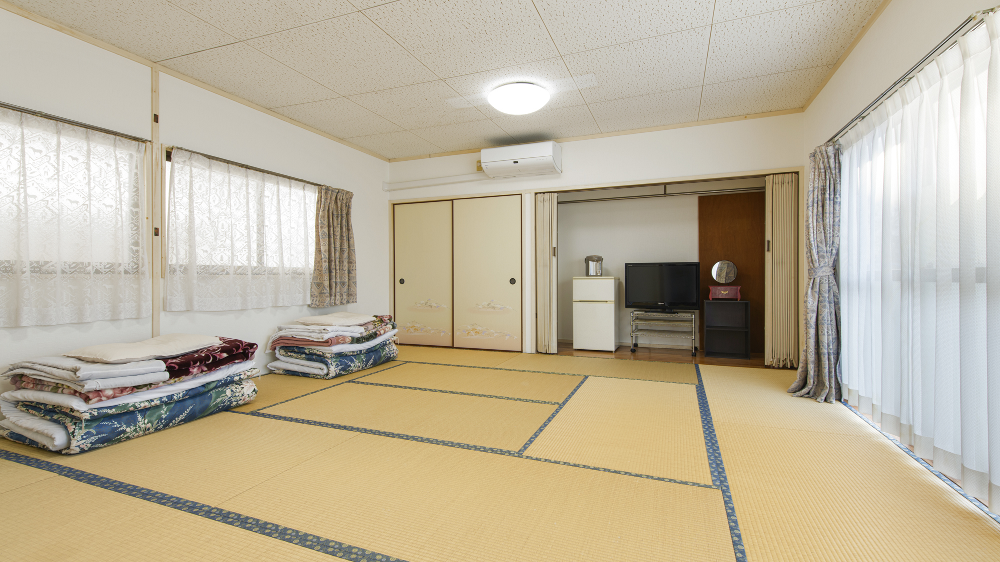 「離れ」　団体・工事チームに大人気の大部屋♪