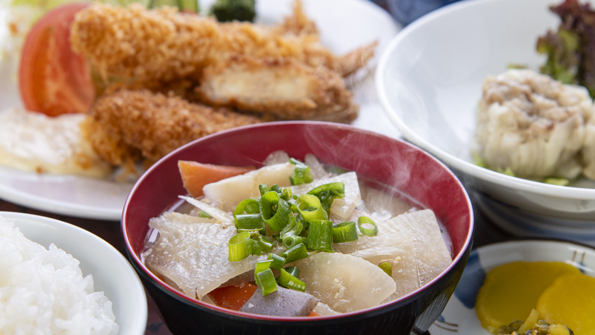 【具だくさん汁物】出汁の旨みが染み渡る、温かいお味噌汁（★ある日の夕食★）