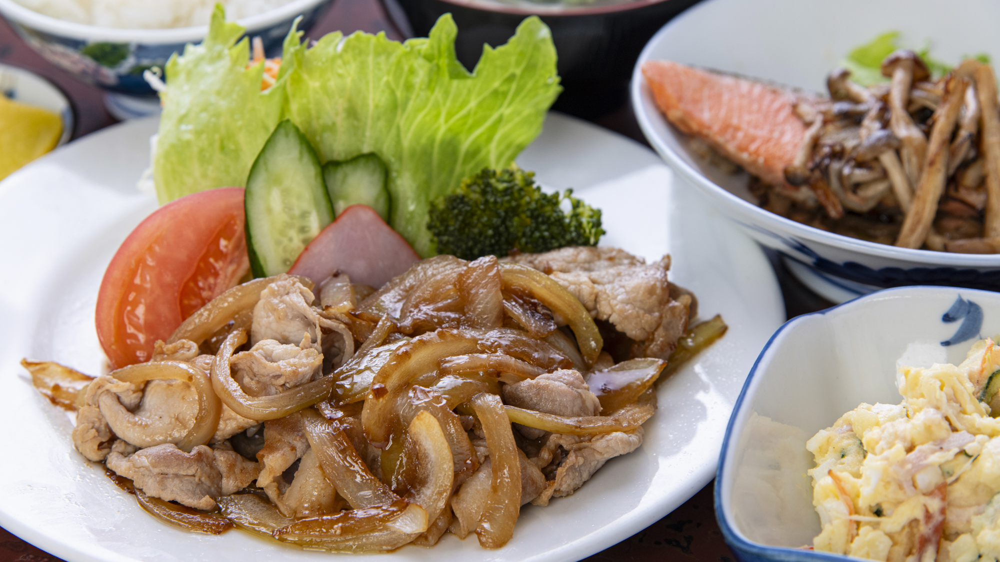 【定番の人気メニュー】お肉たっぷり生姜焼き定食（★ある日の夕食★）