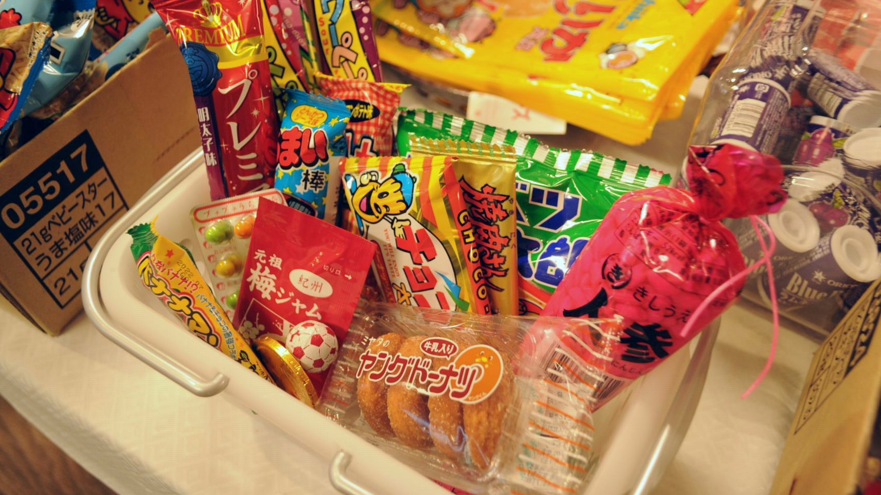 「レトロ商店」駄菓子コーナー♪300円でこんなにあります！