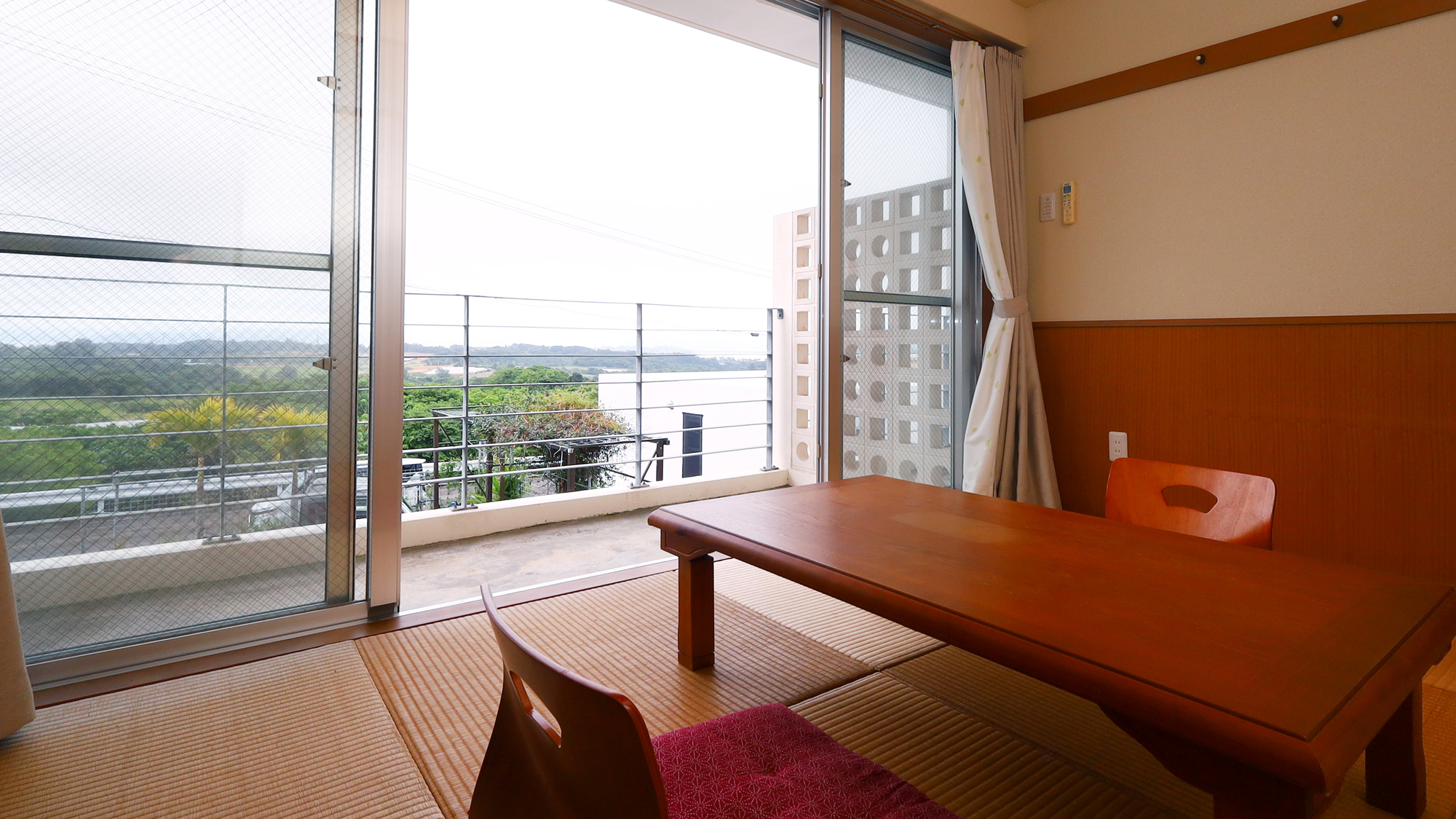 【2・HOSHIのお部屋 6畳+キッチン+バス+トイレ+洗面】 今帰仁の風景をゆっくり楽しむ