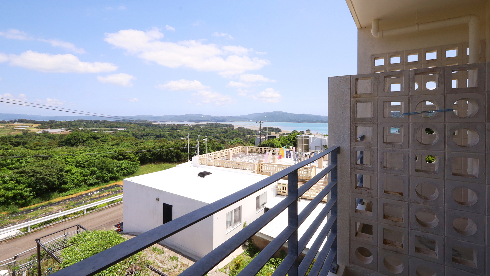 【3F・UMIのお部屋 6畳+キッチン+バス+トイレ+洗面】3階は海が見えます