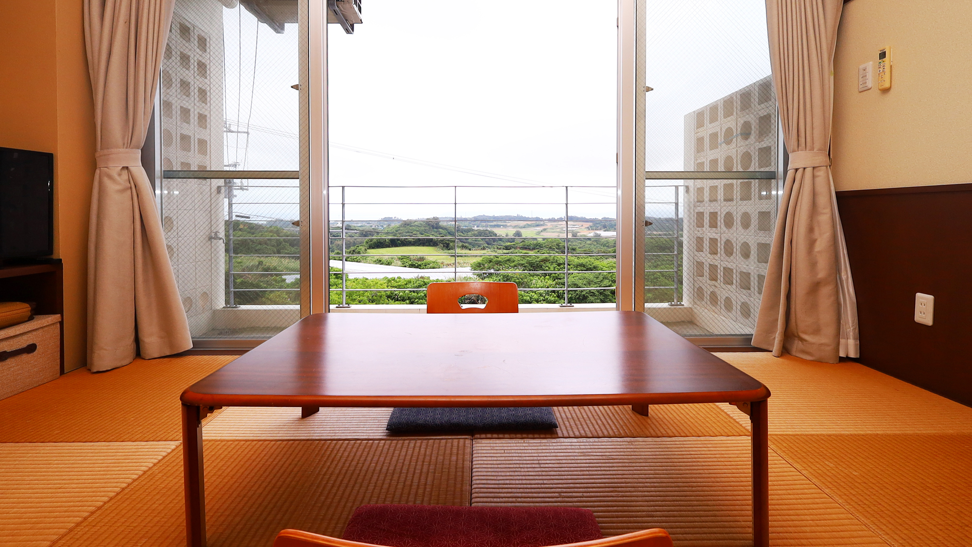 【3F・UMIのお部屋 6畳+キッチン+バス+トイレ+洗面】 ゆっくり自然を眺めるひと時