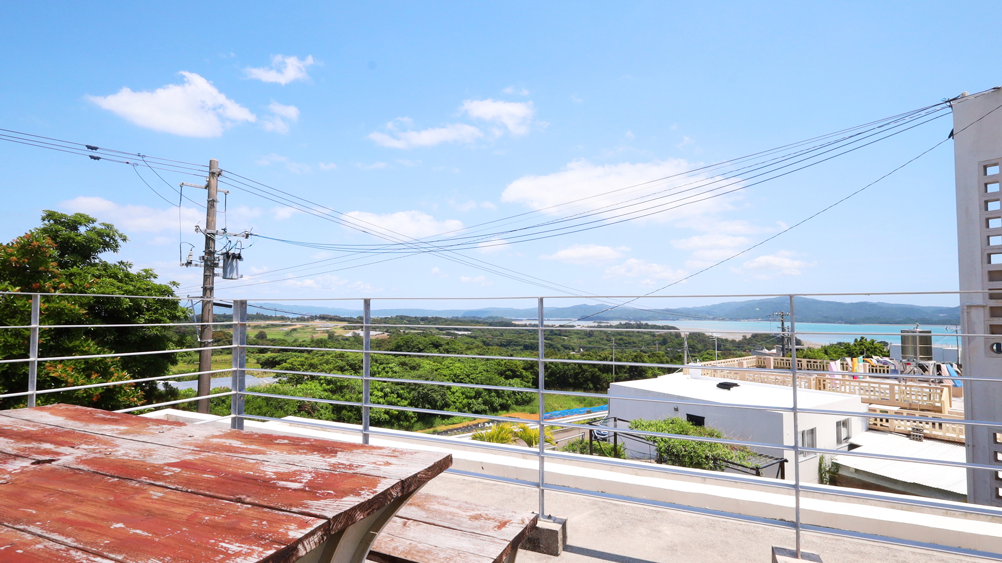 【屋外スペース】海も良く見えます.JPG