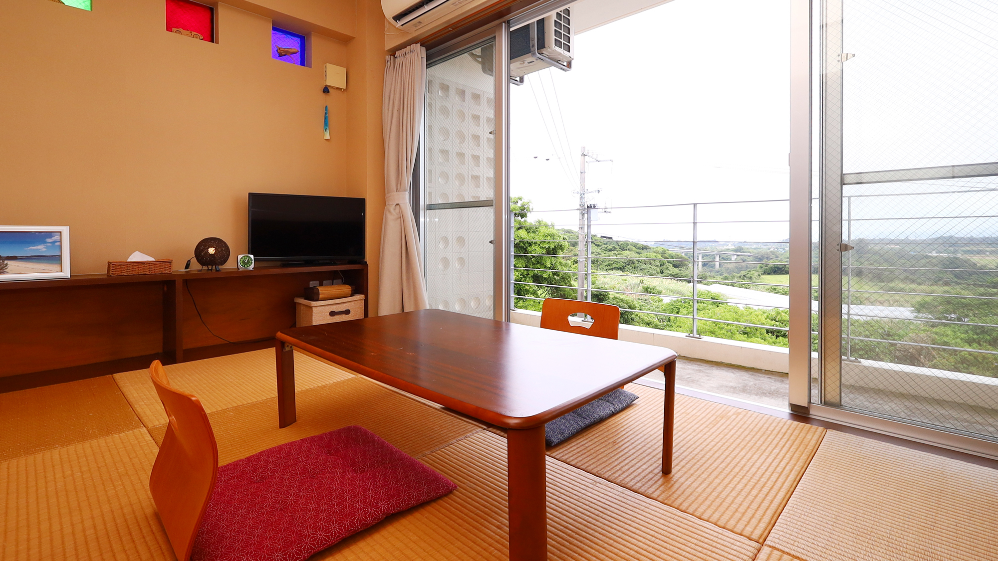 【3F・UMIのお部屋 6畳+キッチン+バス+トイレ+洗面】 海と空と森を見下ろす高台のお部屋