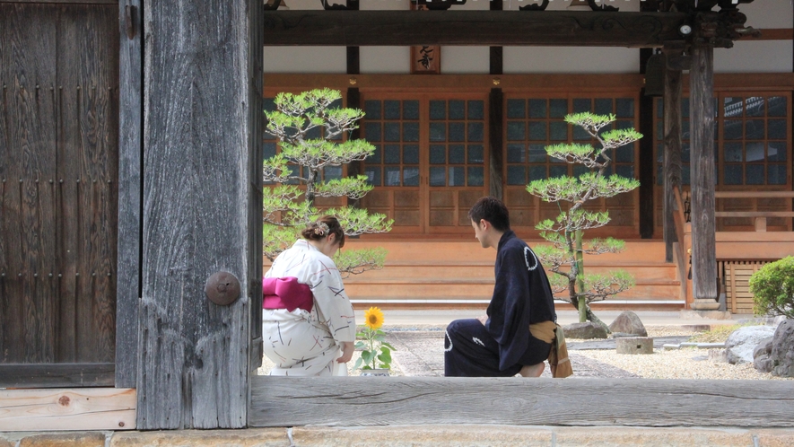 【城下町散歩でお寺に立ち寄り】