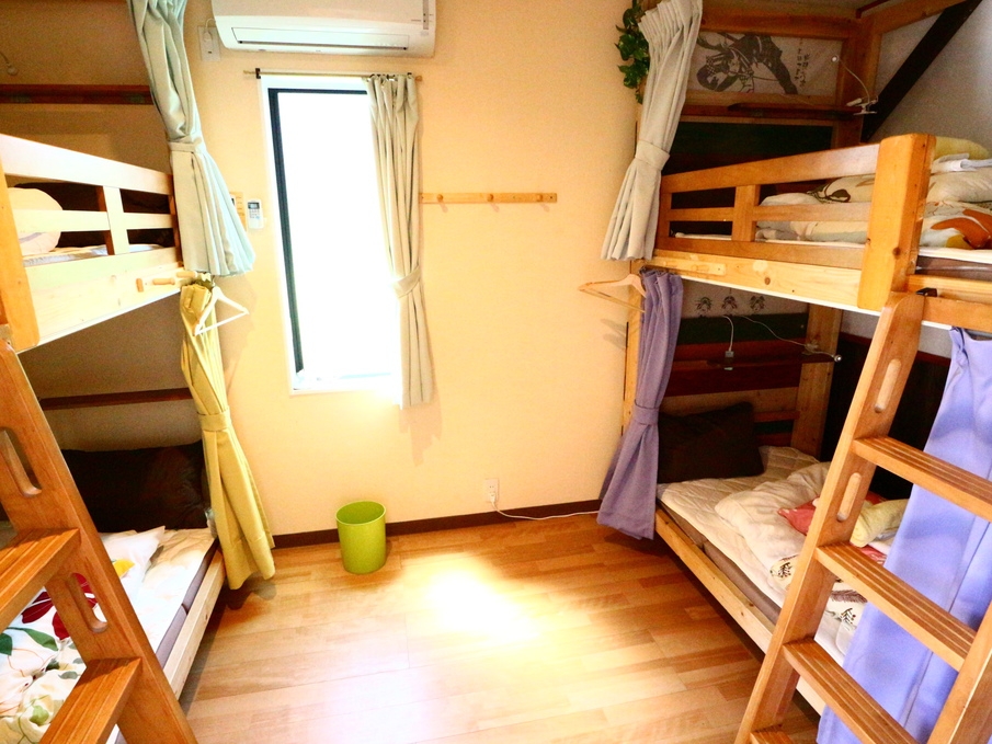 【個室】４人部屋、二段ベッドが2台あるお部屋。