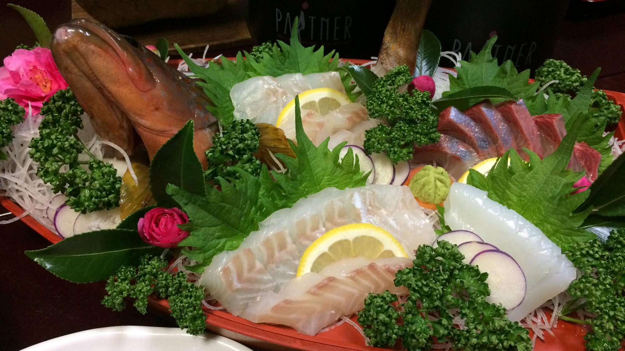 *【舟盛（一例）】鮮魚のお造りを豪快な舟盛で♪※写真は2人前です。