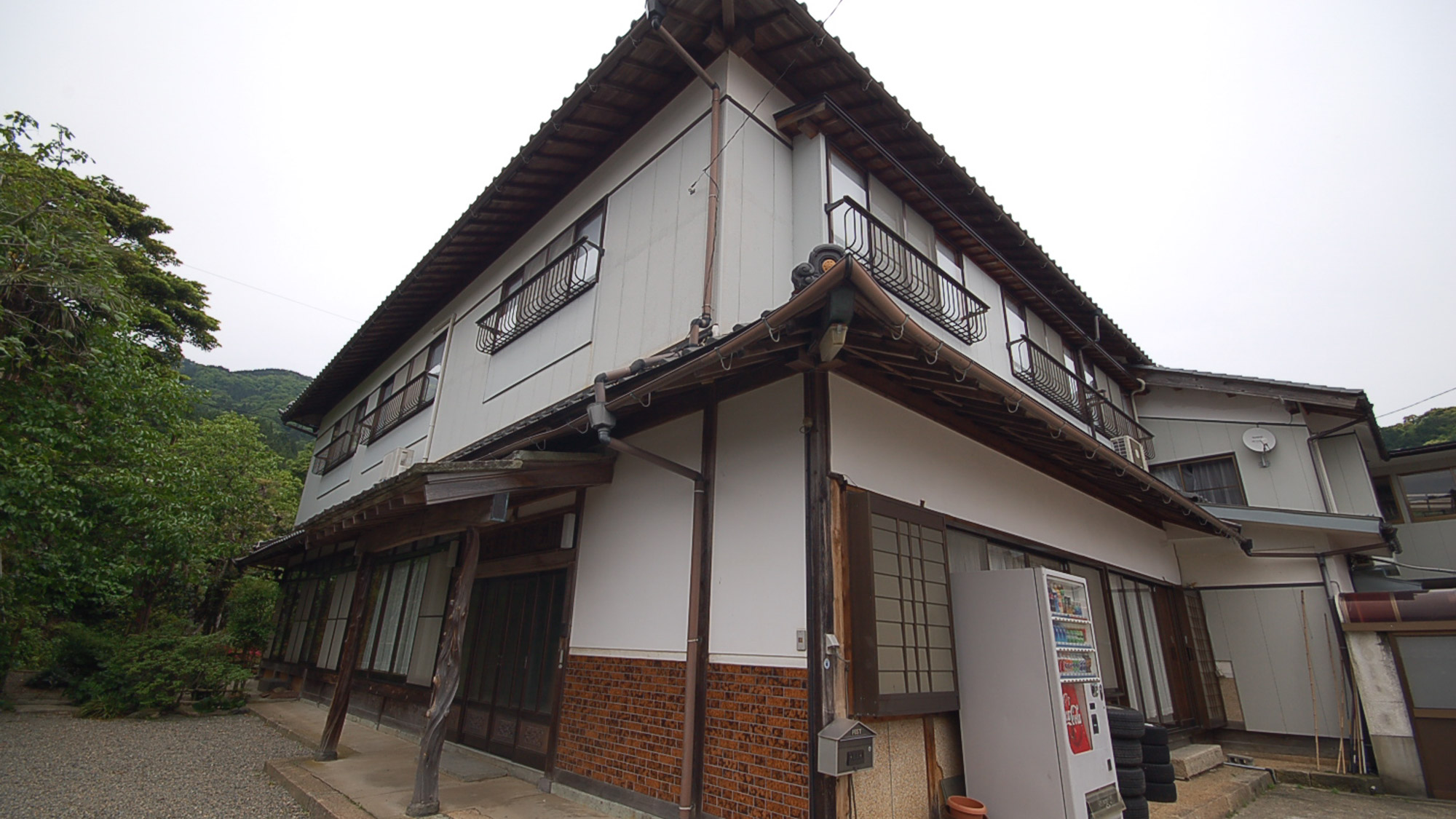 *【宿外観】木のぬくもり溢れる和風旅館