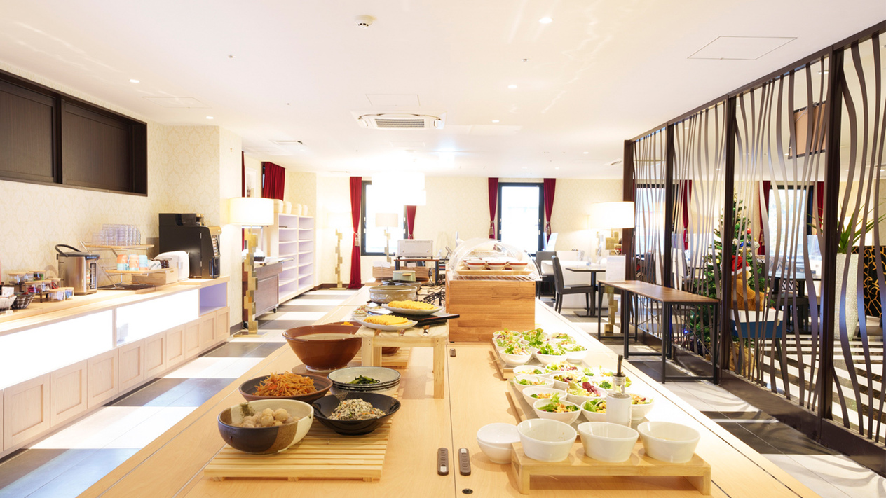◆朝食ビュッフェ付◆ご飯がすすむ彩り小鉢や「神戸」を堪能できる名物料理を日替わりで用意