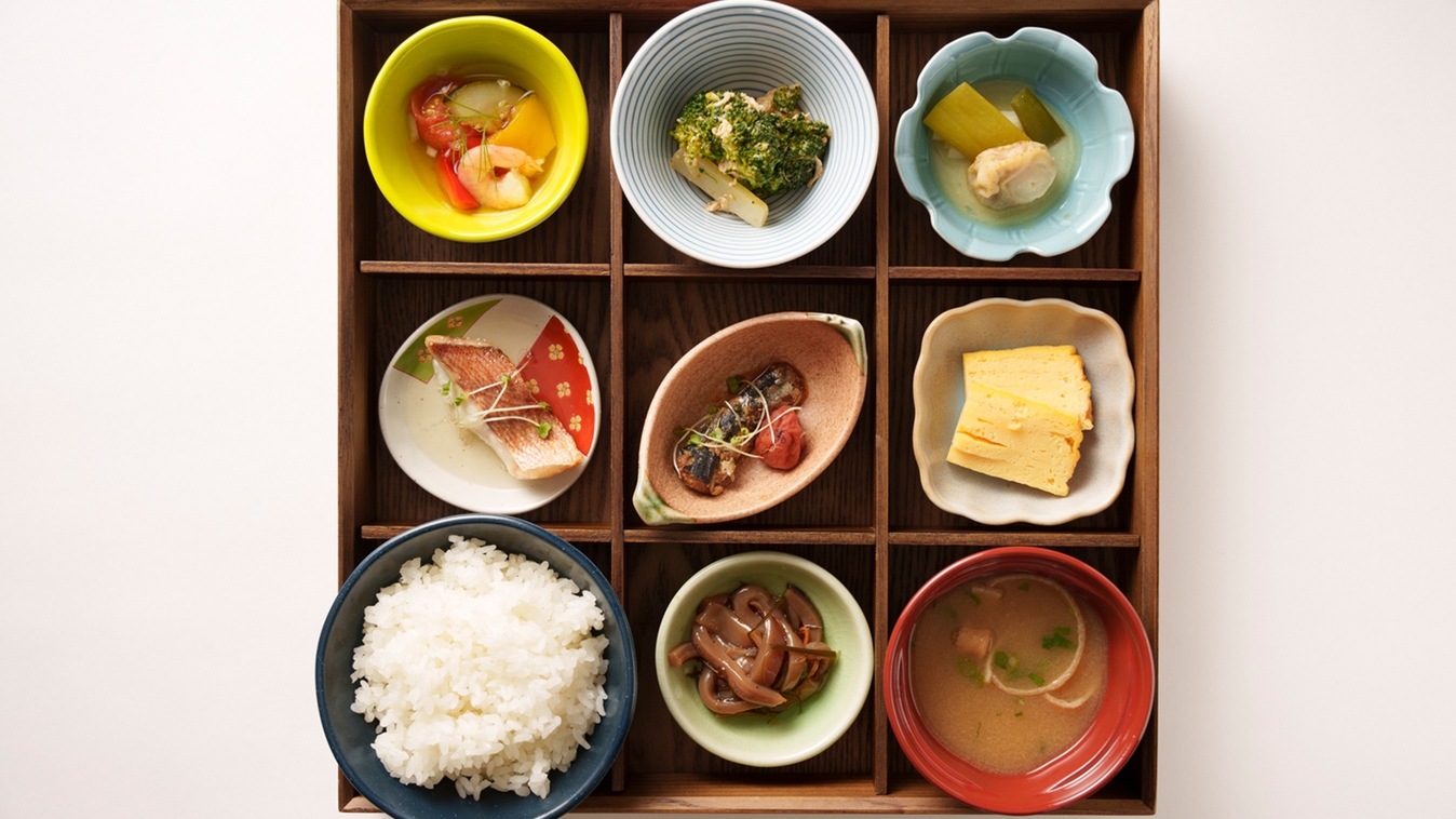 【楽天スーパーSALE】5％OFF◆朝食ビュッフェ付◆彩り小鉢や「神戸」を堪能できる名物料理を用意