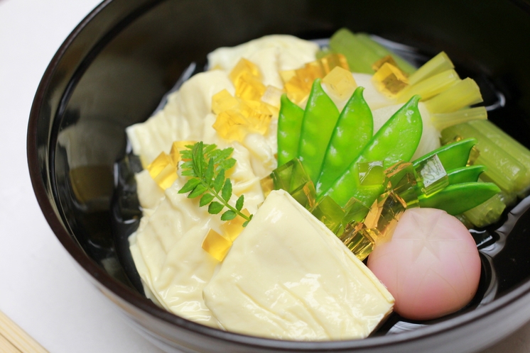生湯葉と旬野菜の冷製炊合せ
