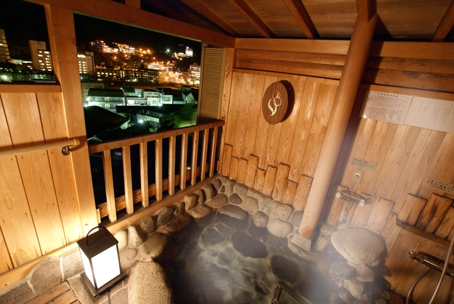 【紗々羅館】夜景が綺麗な露天風呂付客室「風のささやき」