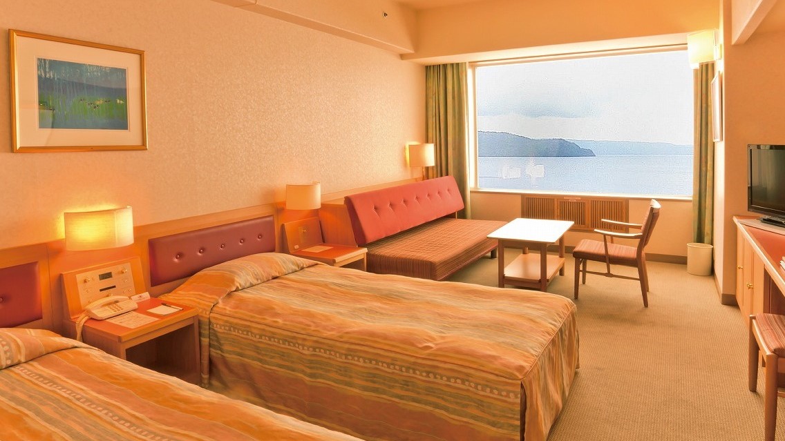 スタンダードツインルーム　ソファベッドで3名利用も可能