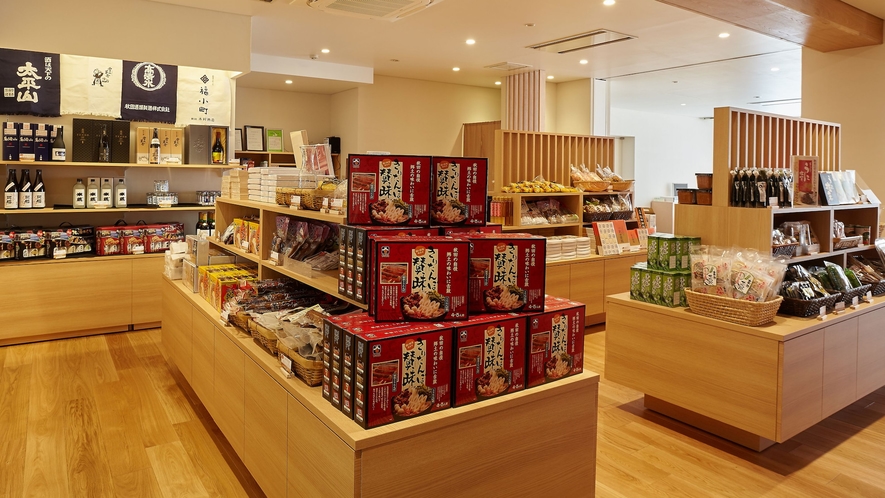 【売店】売店では、秋田の名産品を取り揃えております。