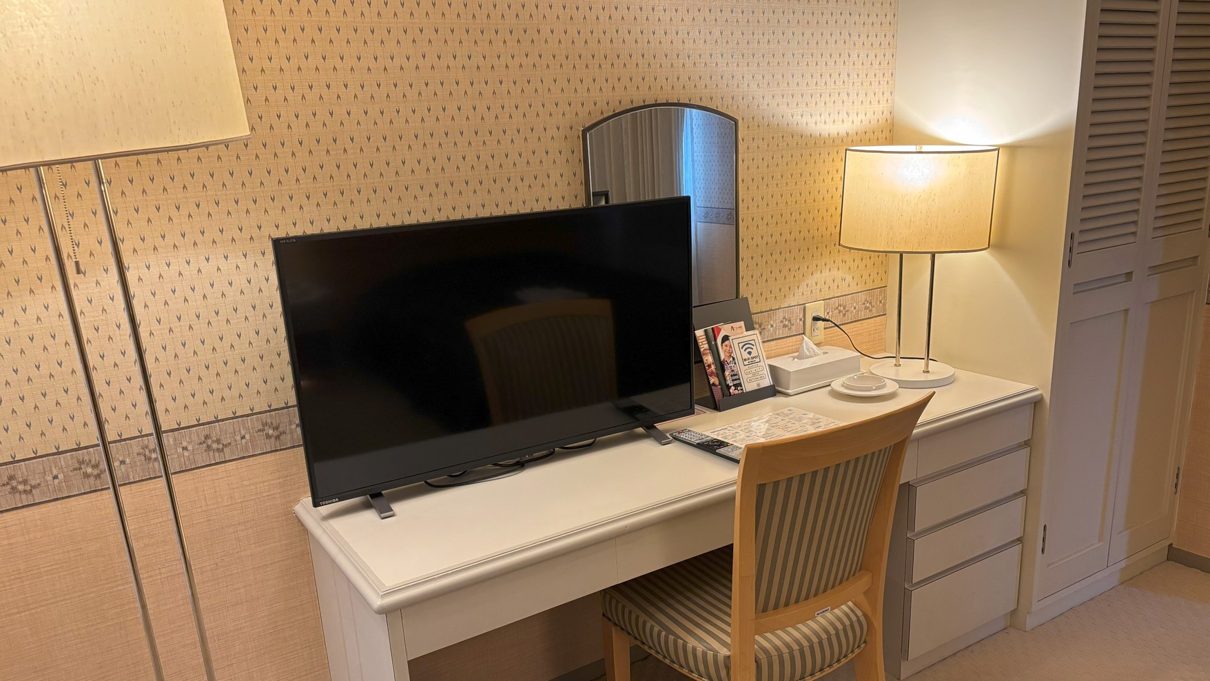 ■エンペラーデスク