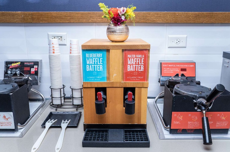 無料朝食ビュッフェ