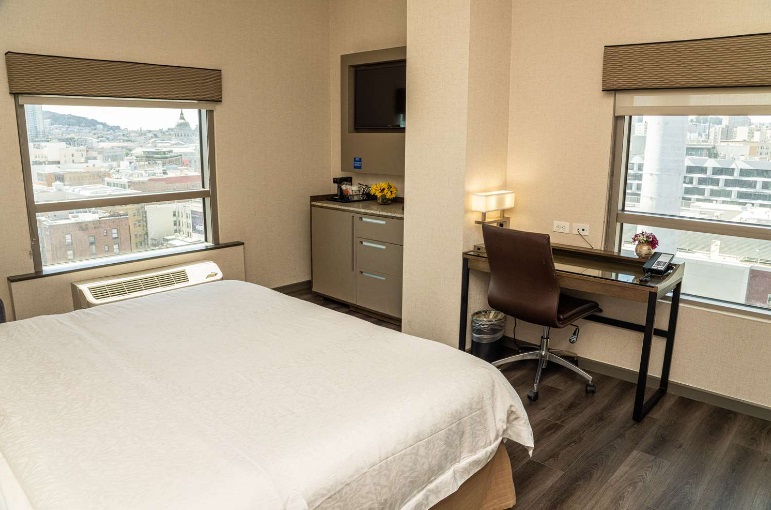 【シティービュー】キングベッド1台/冷蔵庫付