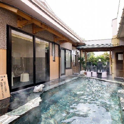 [Open-air bath on the top floor] Look at the town of Matsuyama, take a bath, and heal the tiredness of your trip ♪ (Men and women exchange system)