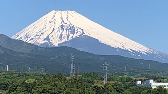 ホテル近くよりゴールデンウィークの富士山を撮影