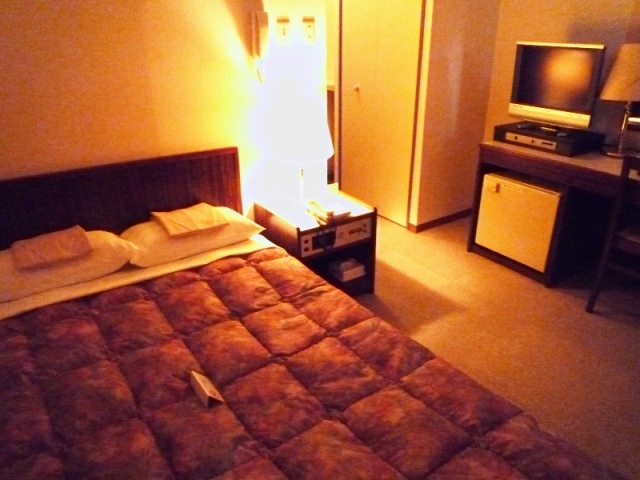 Semi-double room example