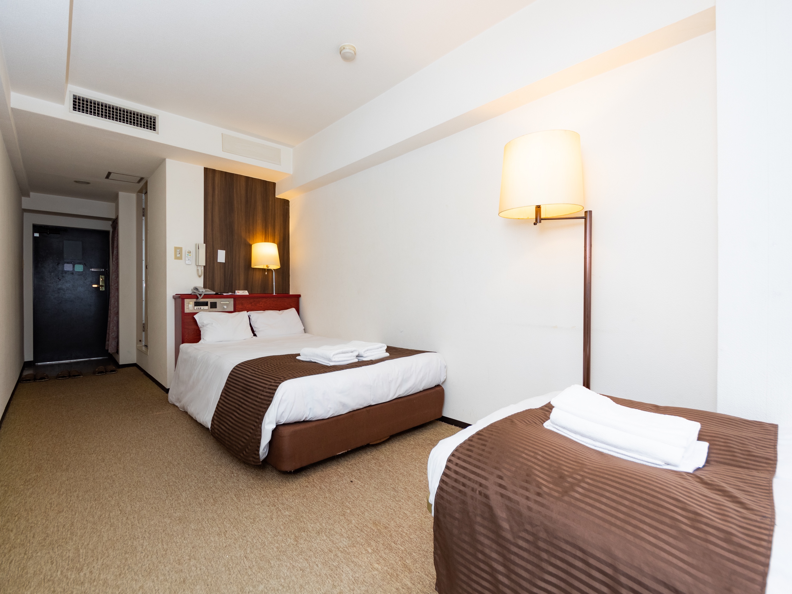 ツイン（セミダブルベッド＆シングルベッド）最大3名