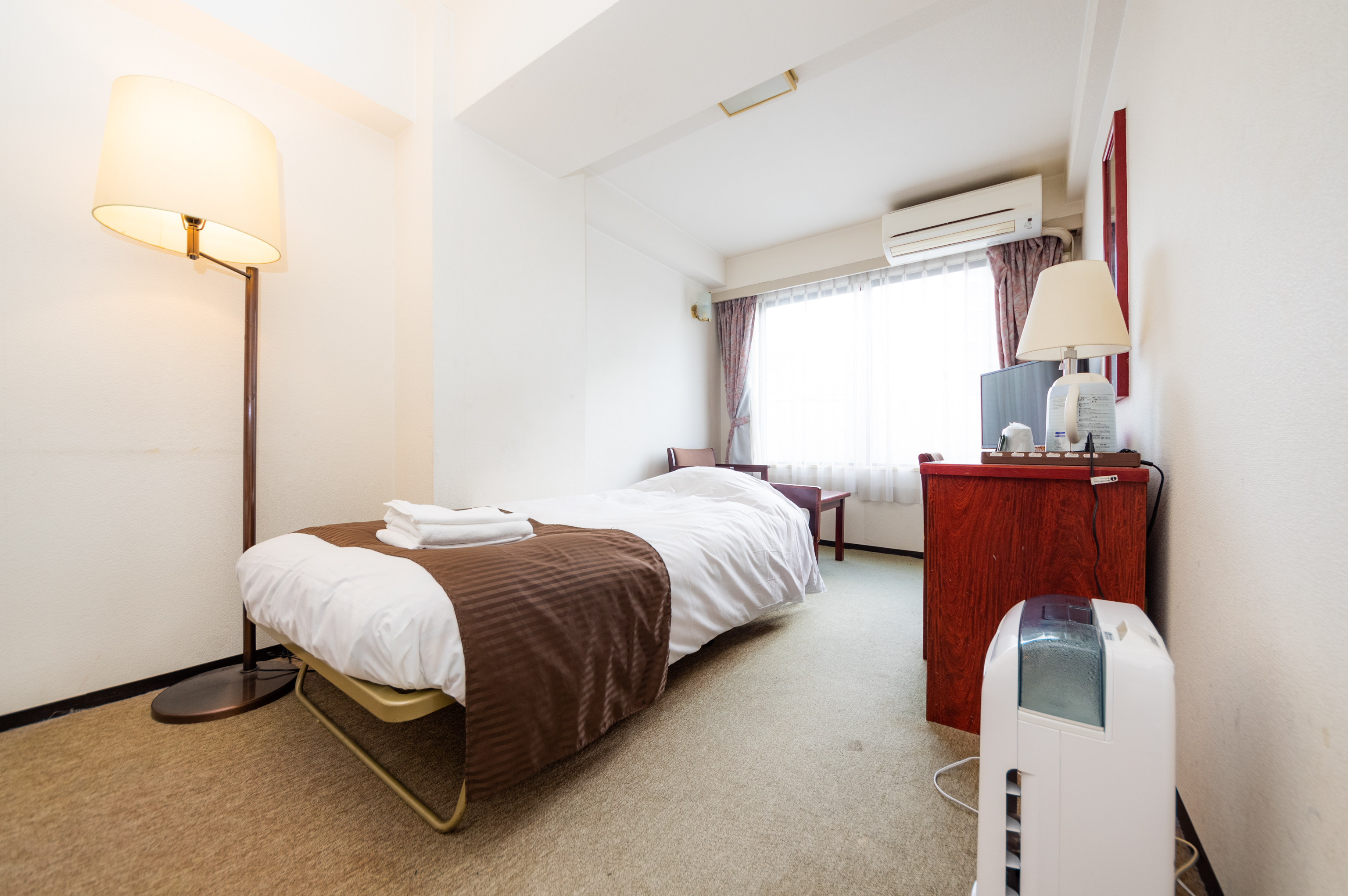 ツイン（セミダブルベッド＆シングルベッド）最大3名