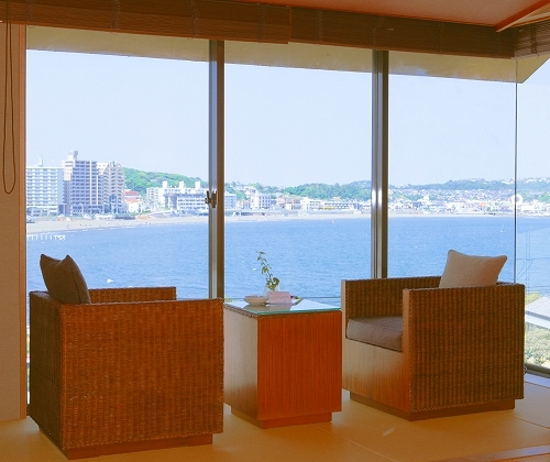 Sea side Japanese-style room wide edge