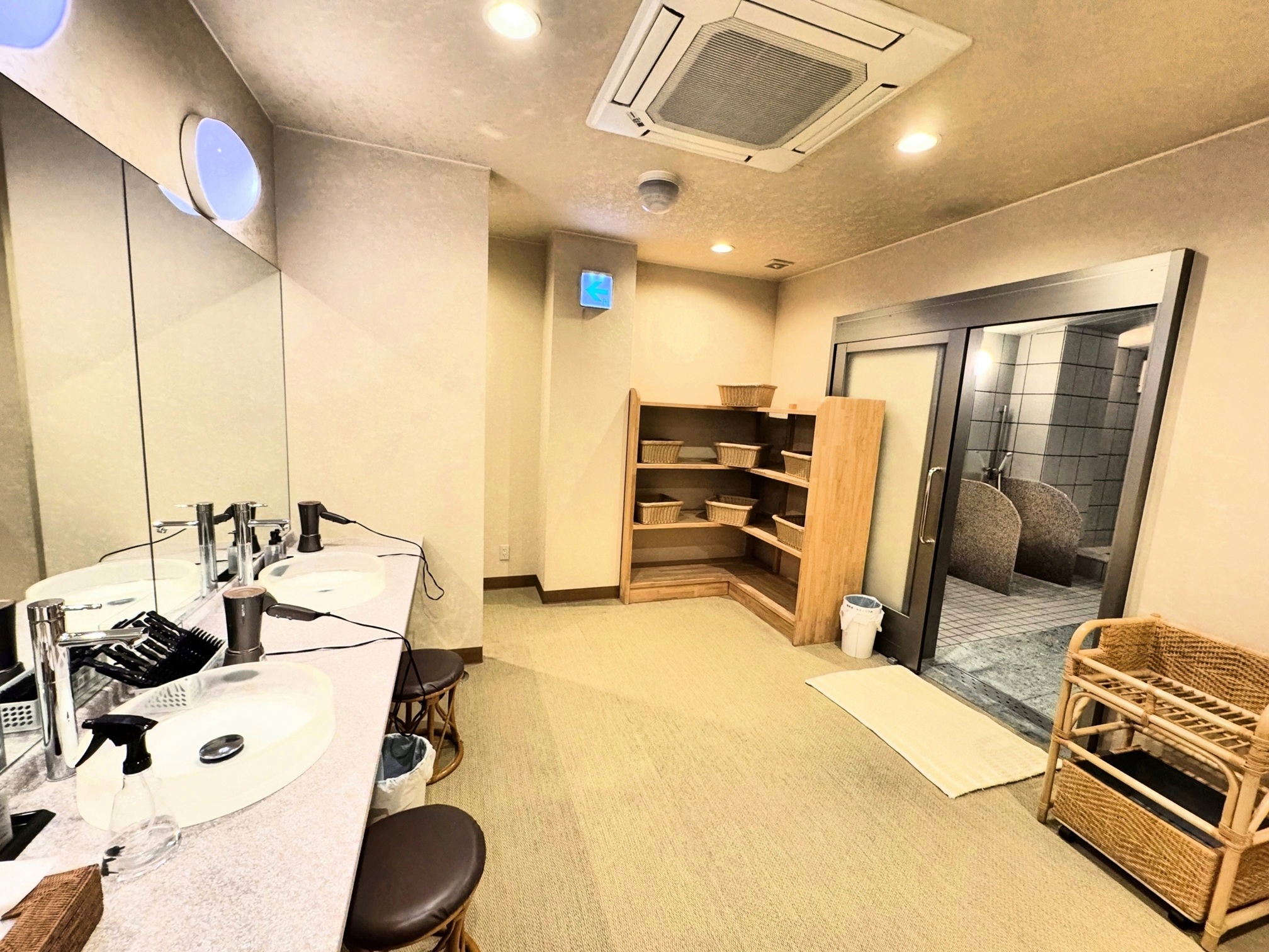 2F大浴場更衣室