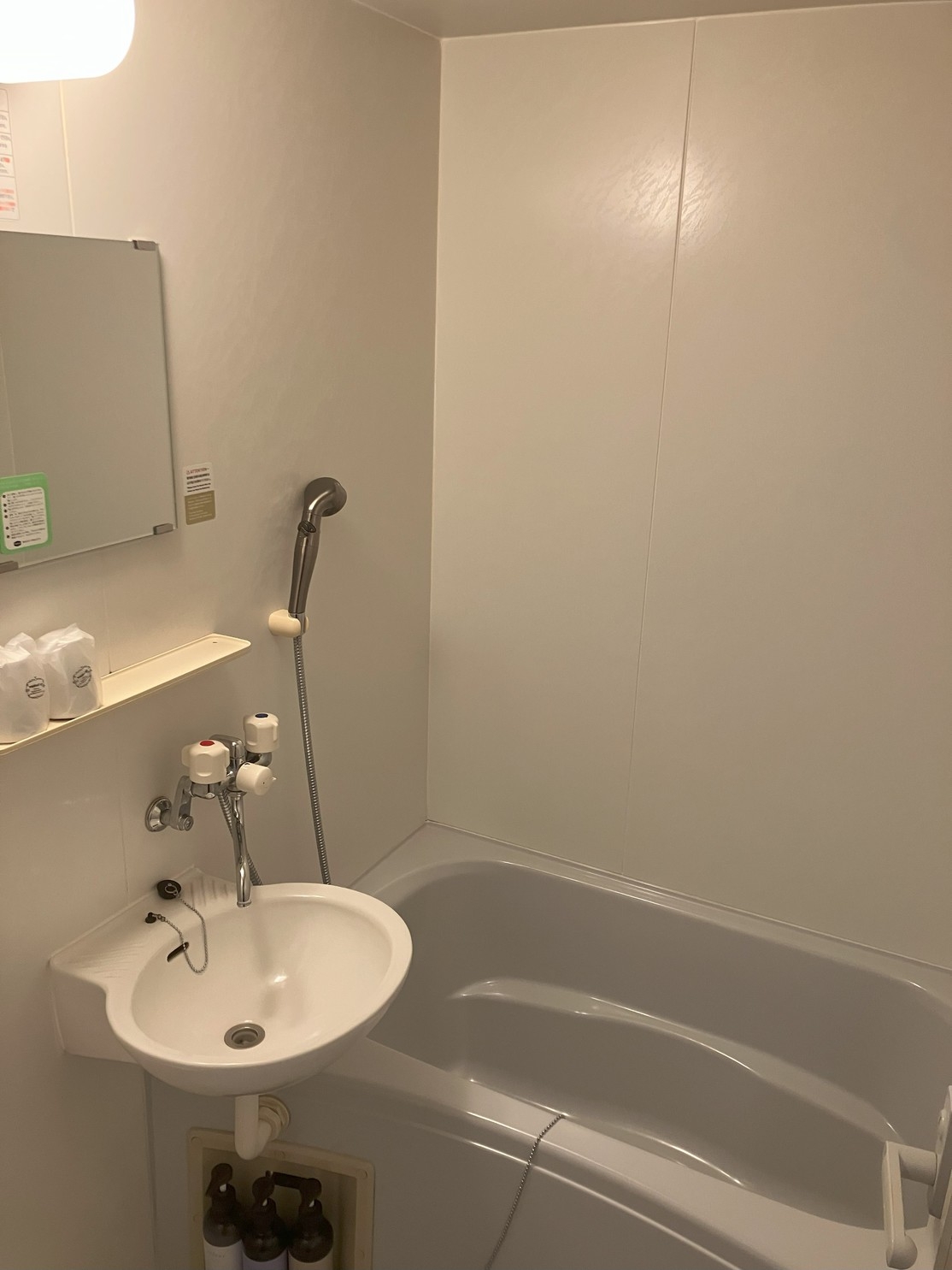 【素泊まり・室数限定・ダブル】行橋駅西口より徒歩3分！ ベッド幅１４０センチ＆パーソナルチェア設置