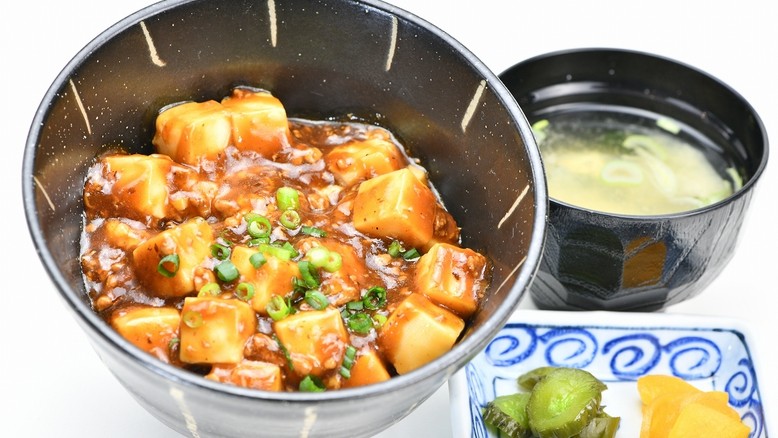 【夕食レストラン】麻婆豆腐丼定食