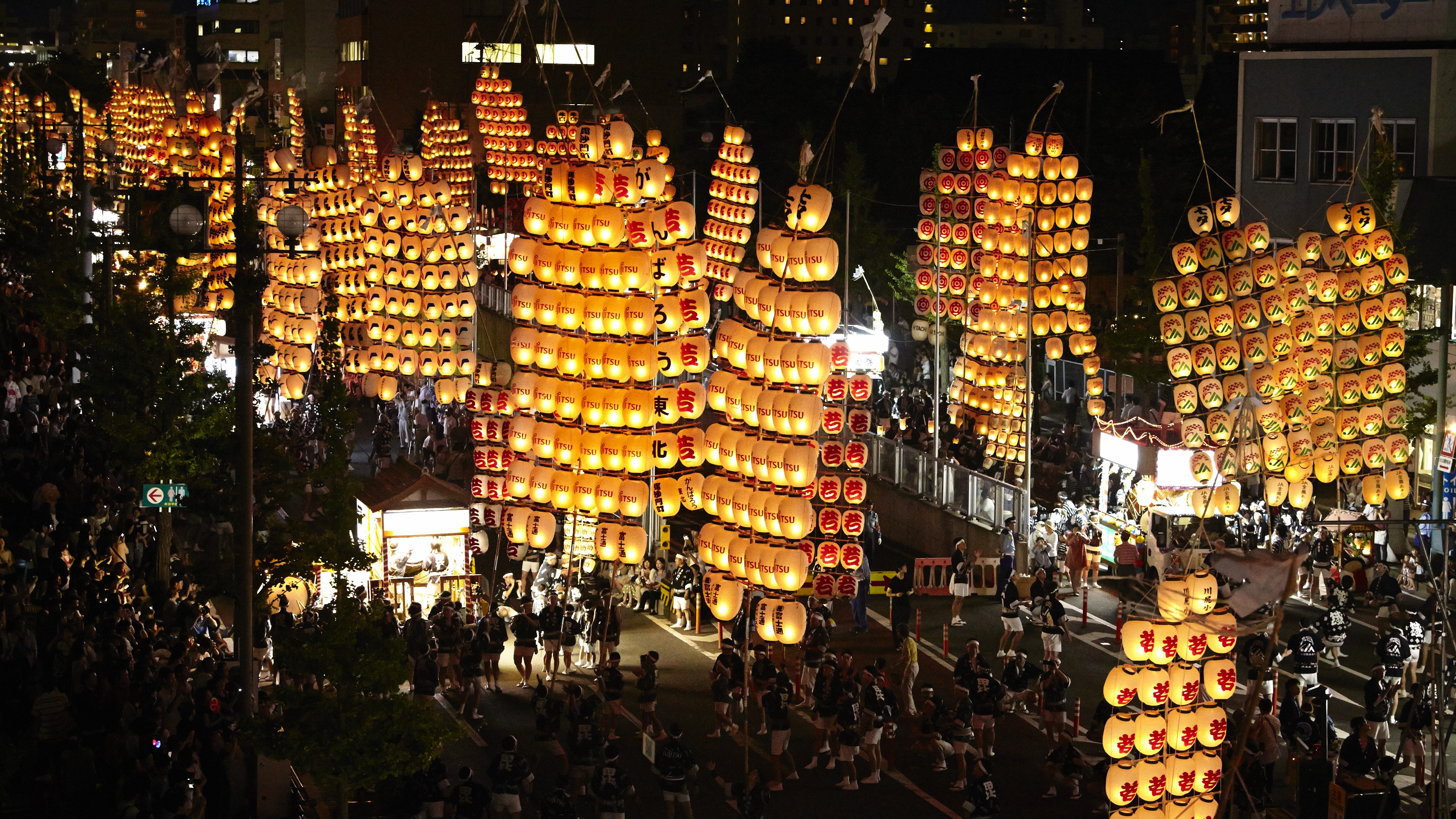 毎年8月3日～6日開催　竿灯祭り