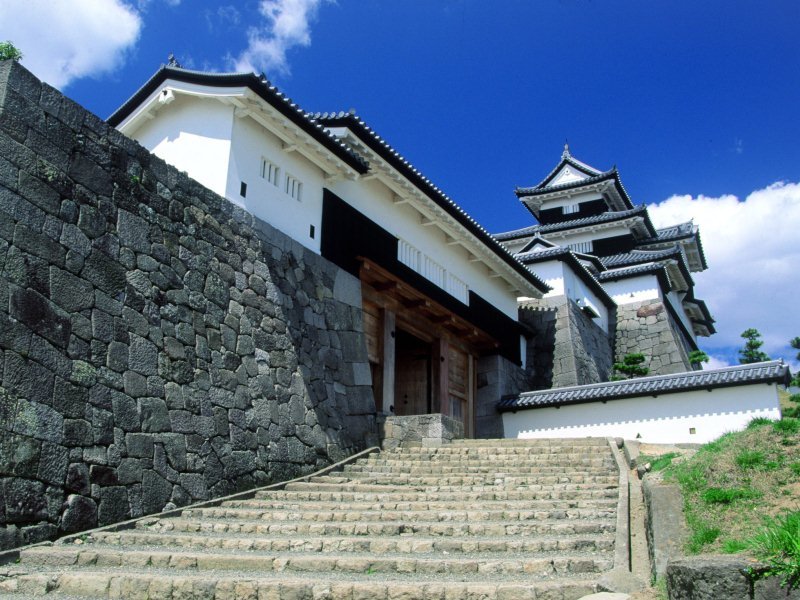 ◆시라카와 코미네 성/차로 약 10분◆