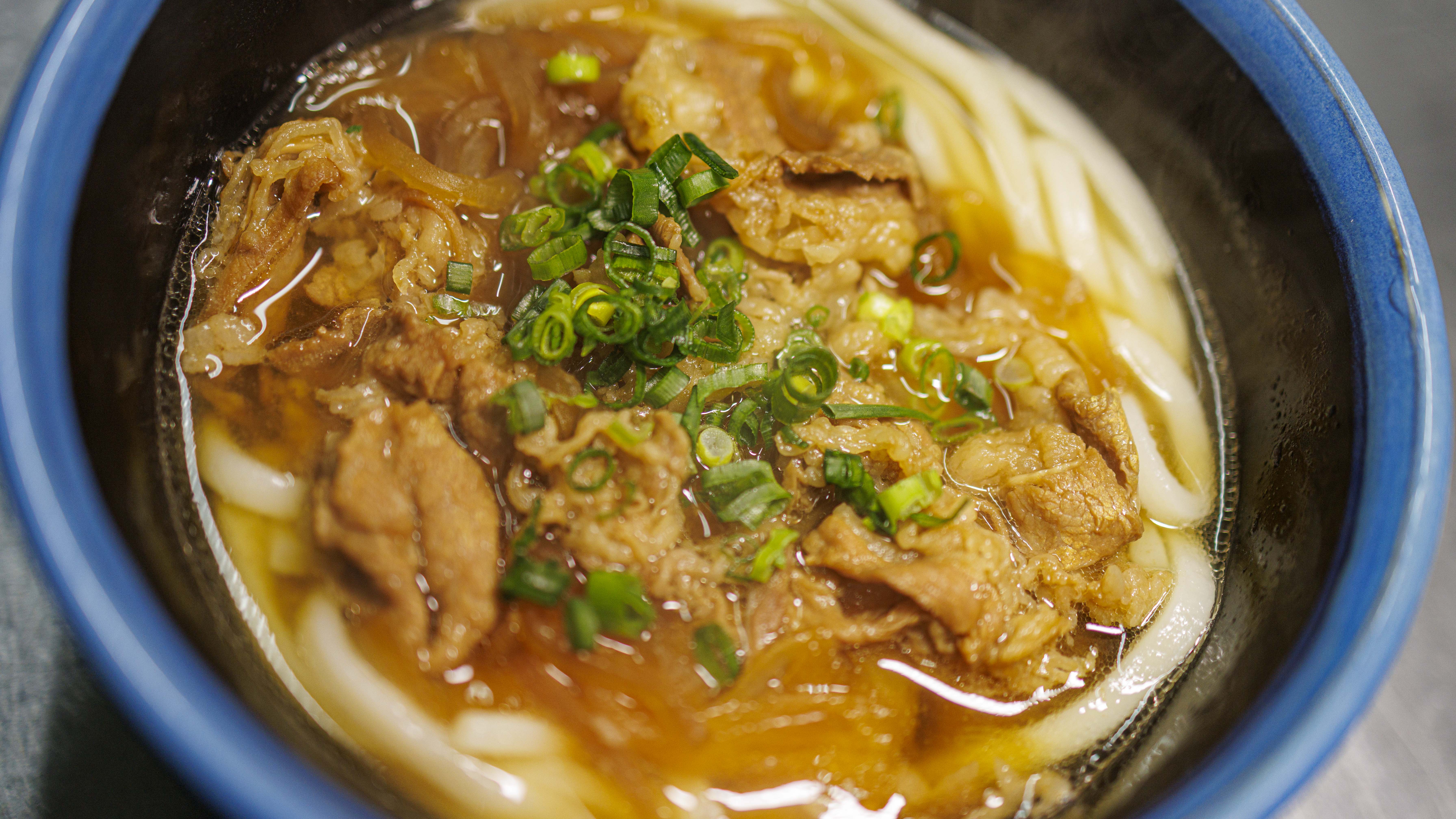 肉うどん（税込960円）