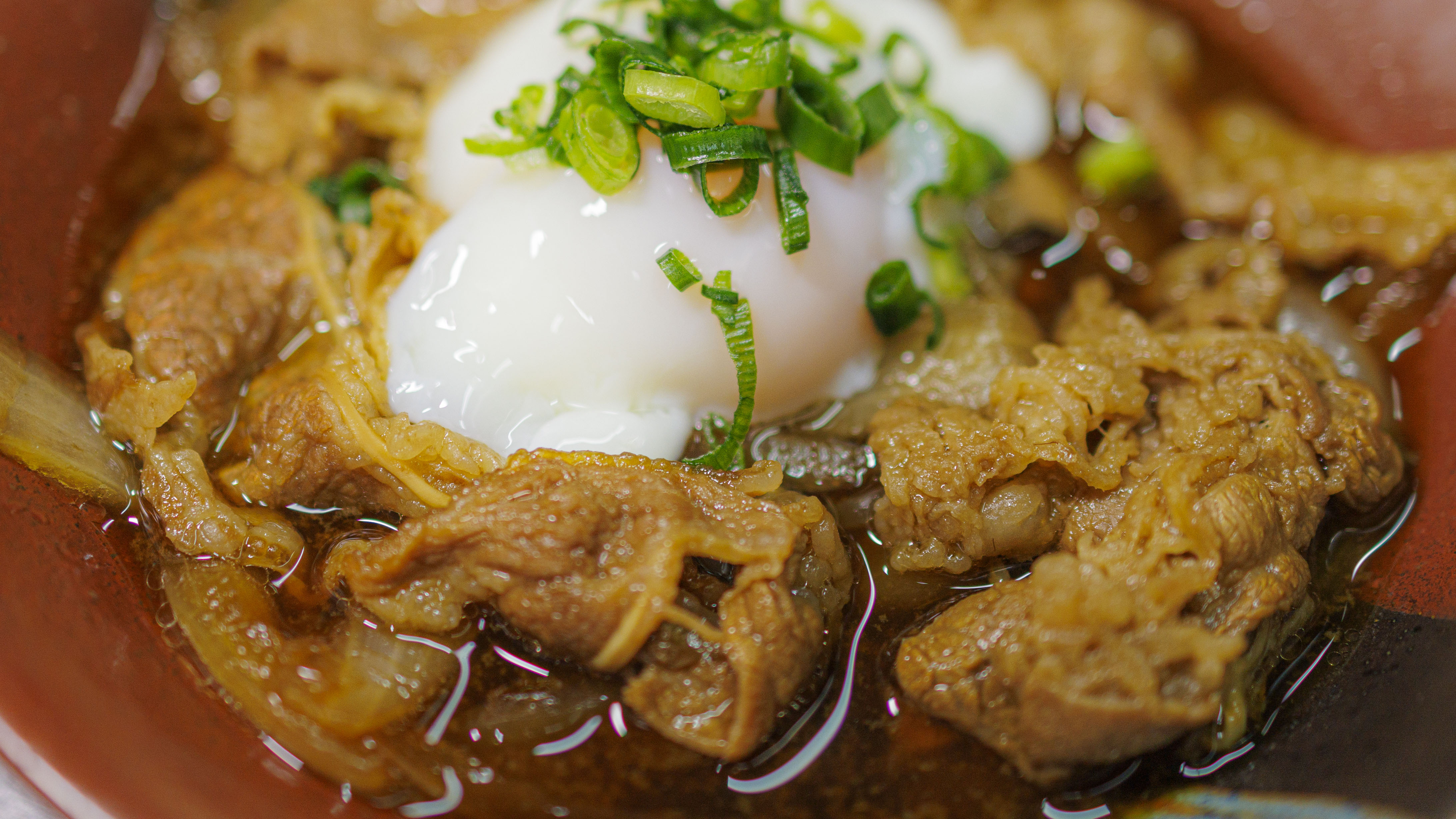 牛すき焼き煮（税込880円）