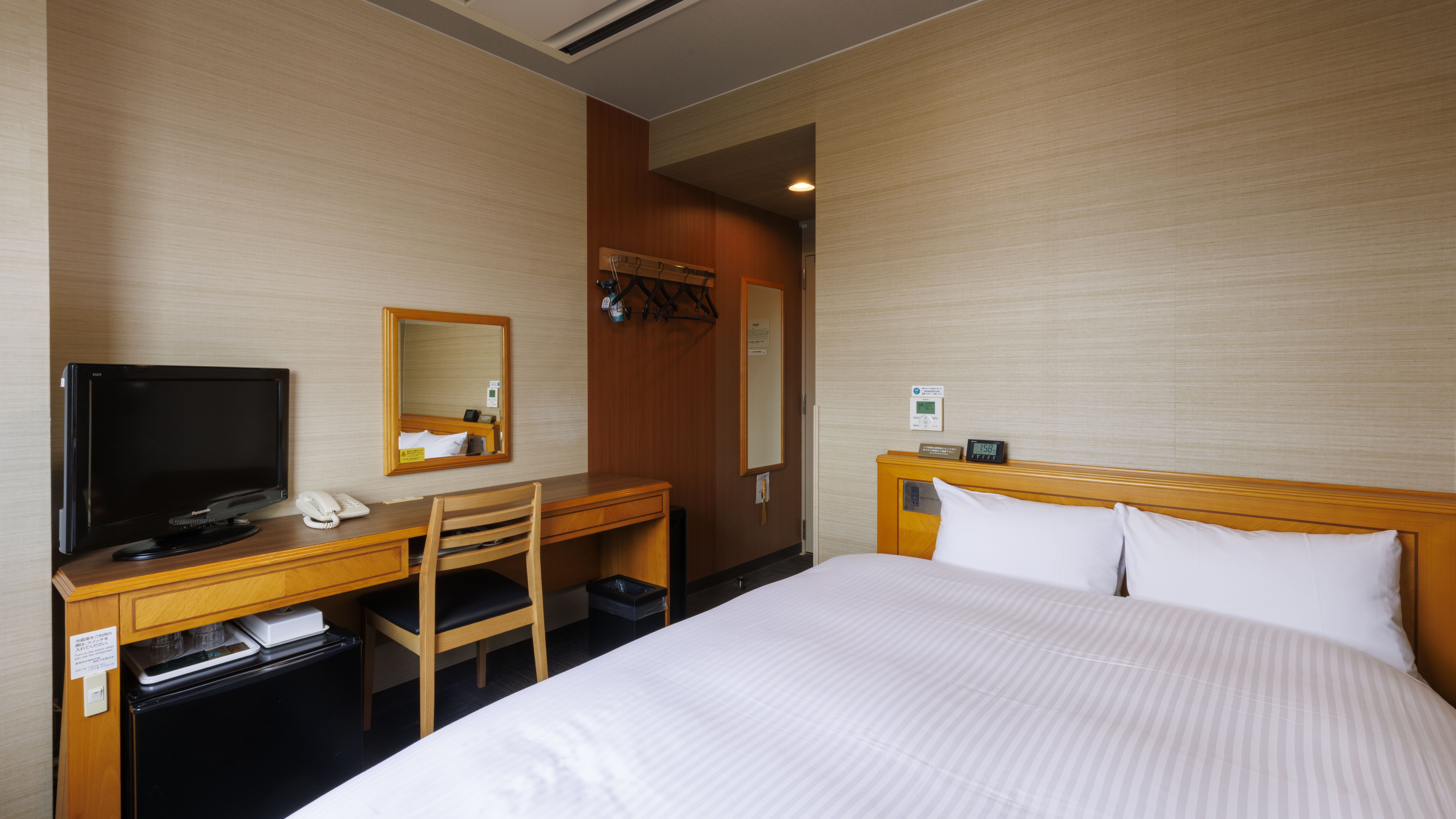 本館セミダブルルーム2