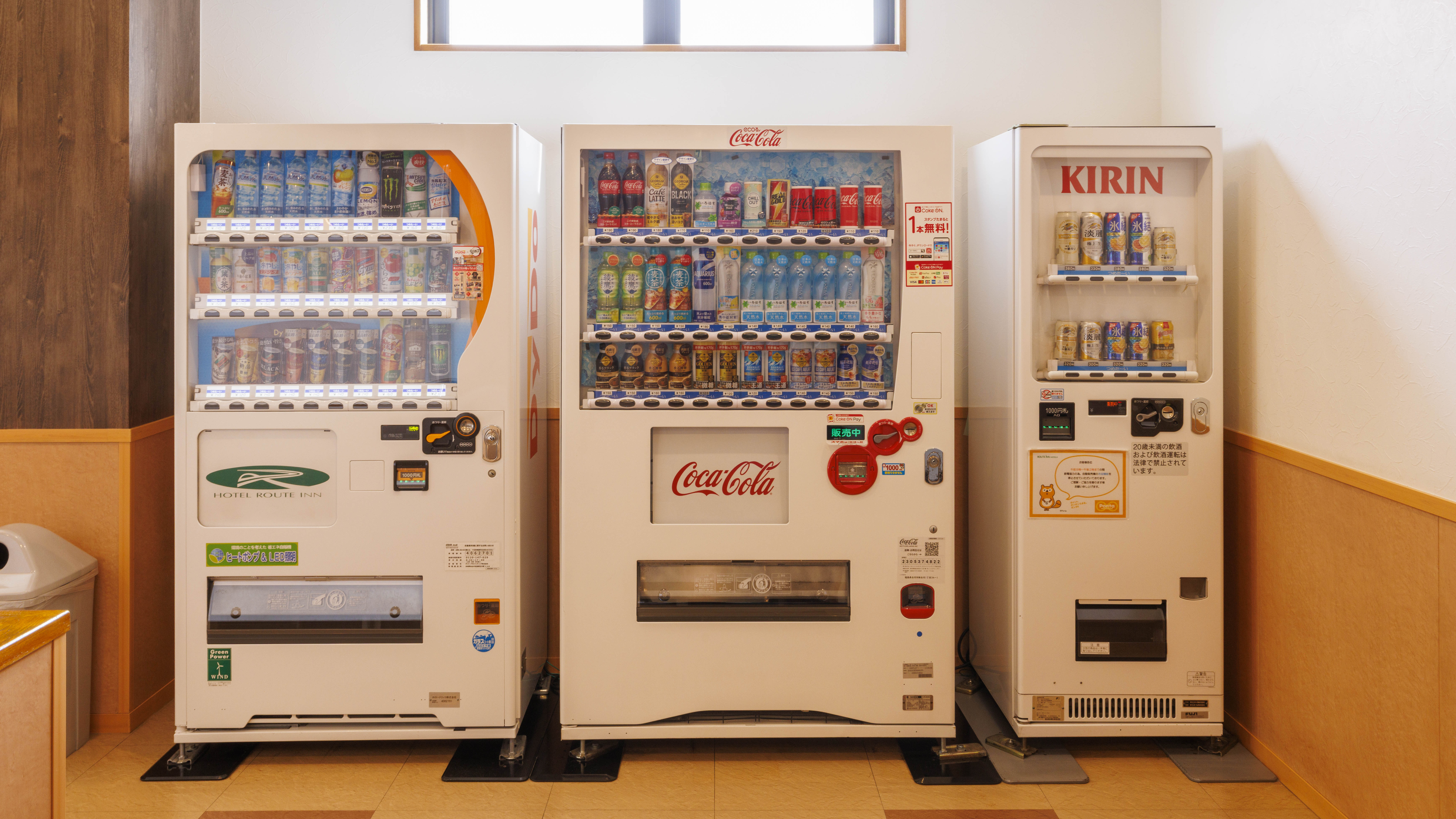 【西館】自動販売機