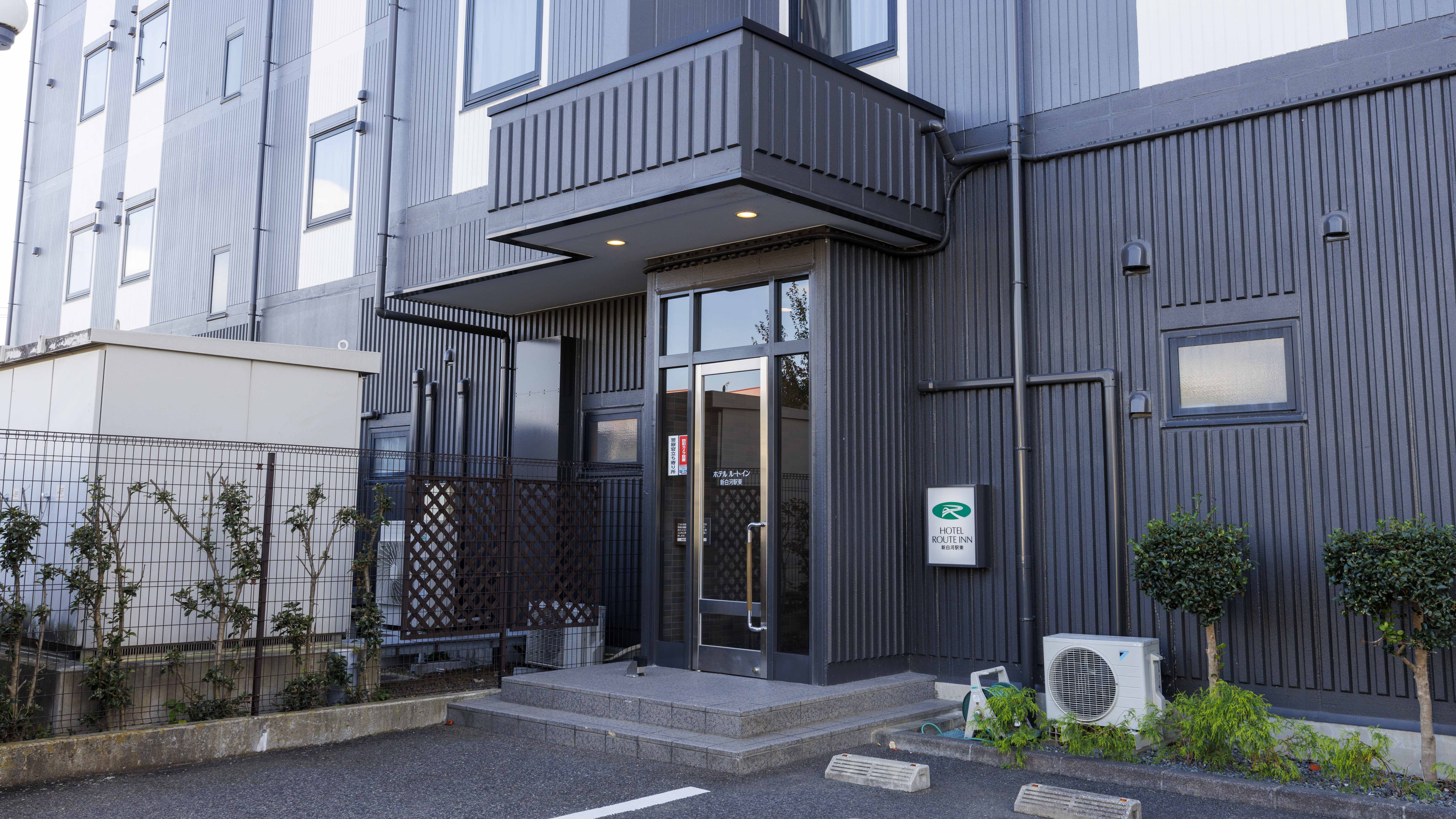 本館裏手出入口