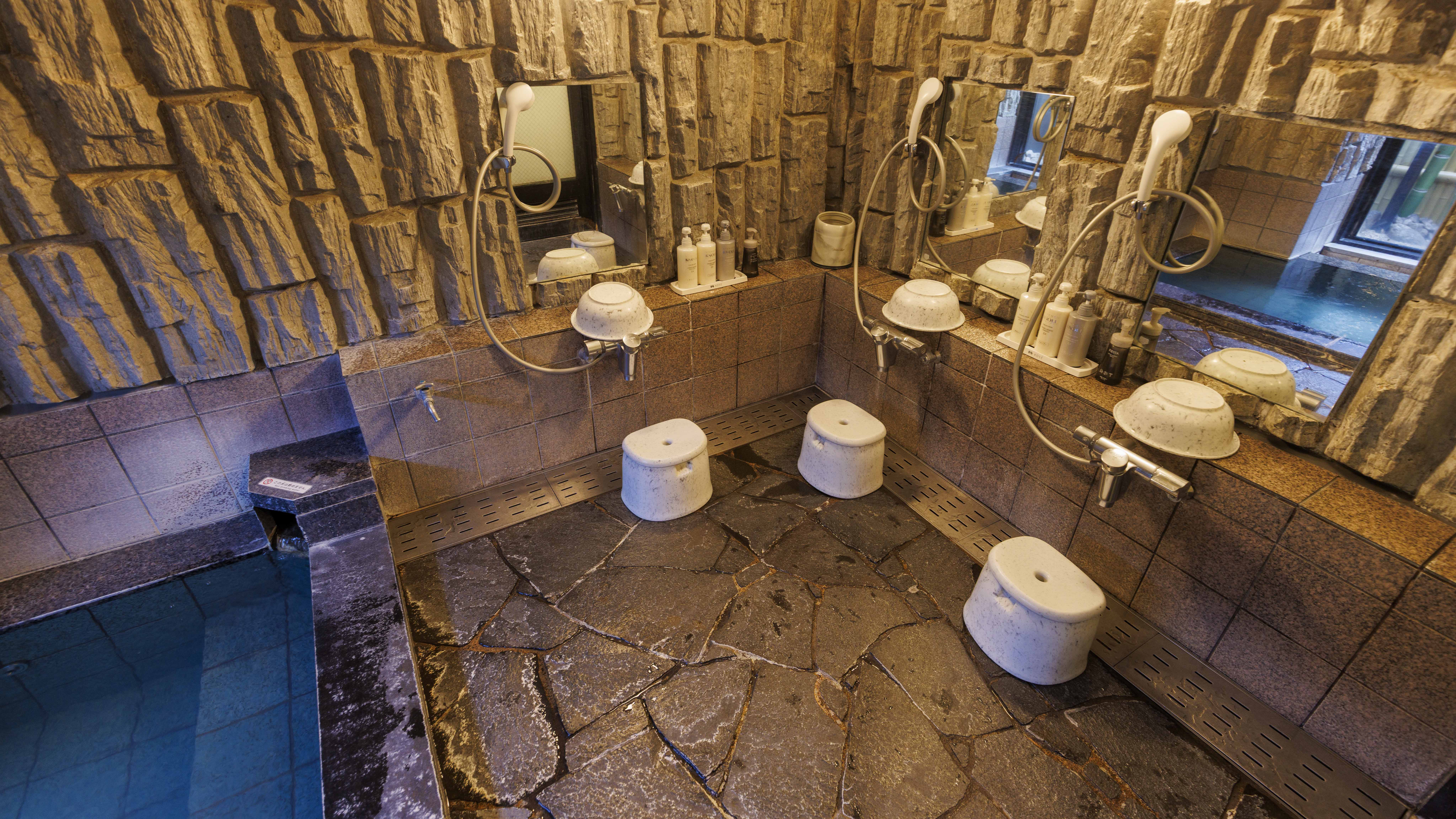 本館女性大浴場洗い場