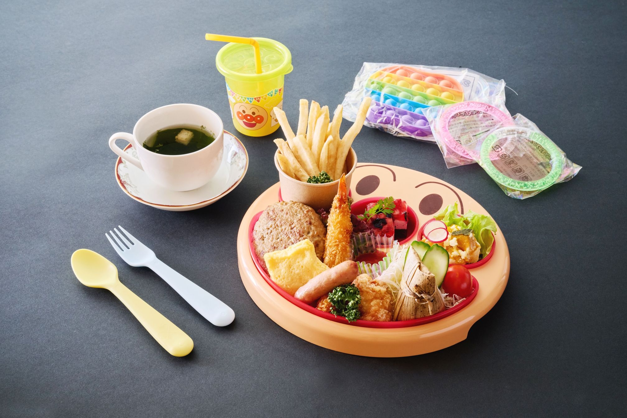 お手軽２食付！お一人ずつ選べる３種メニュー！＜骨付鳥(ヒナ)御膳・ステーキ御膳・海鮮刺身御膳＞