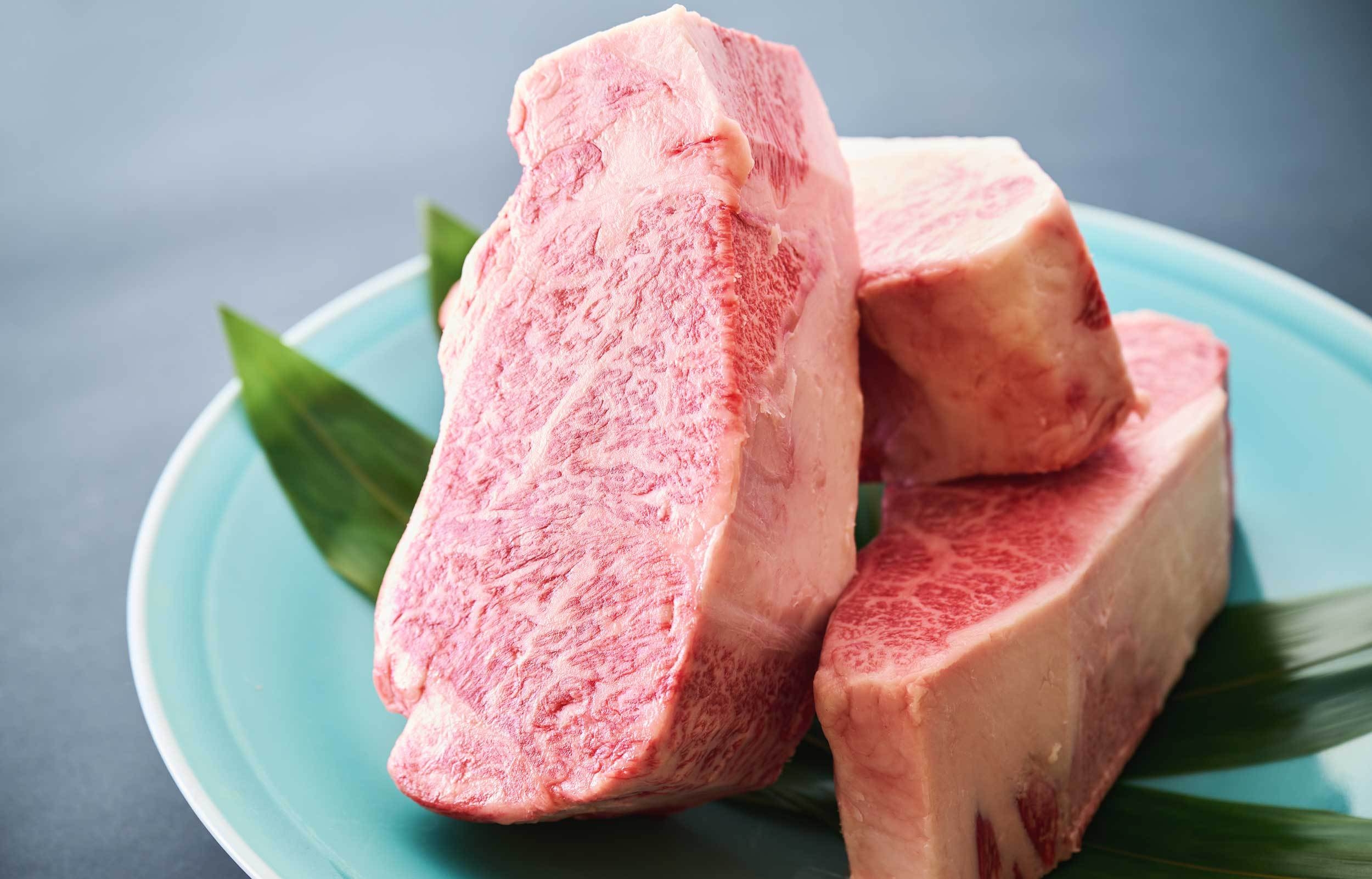 【こんぴら新春会席〈つるの雅〉】讃岐オリーブ牛や蝦夷鮑を味わう豪華正月料理と伝統芸能「猿まわし」公演