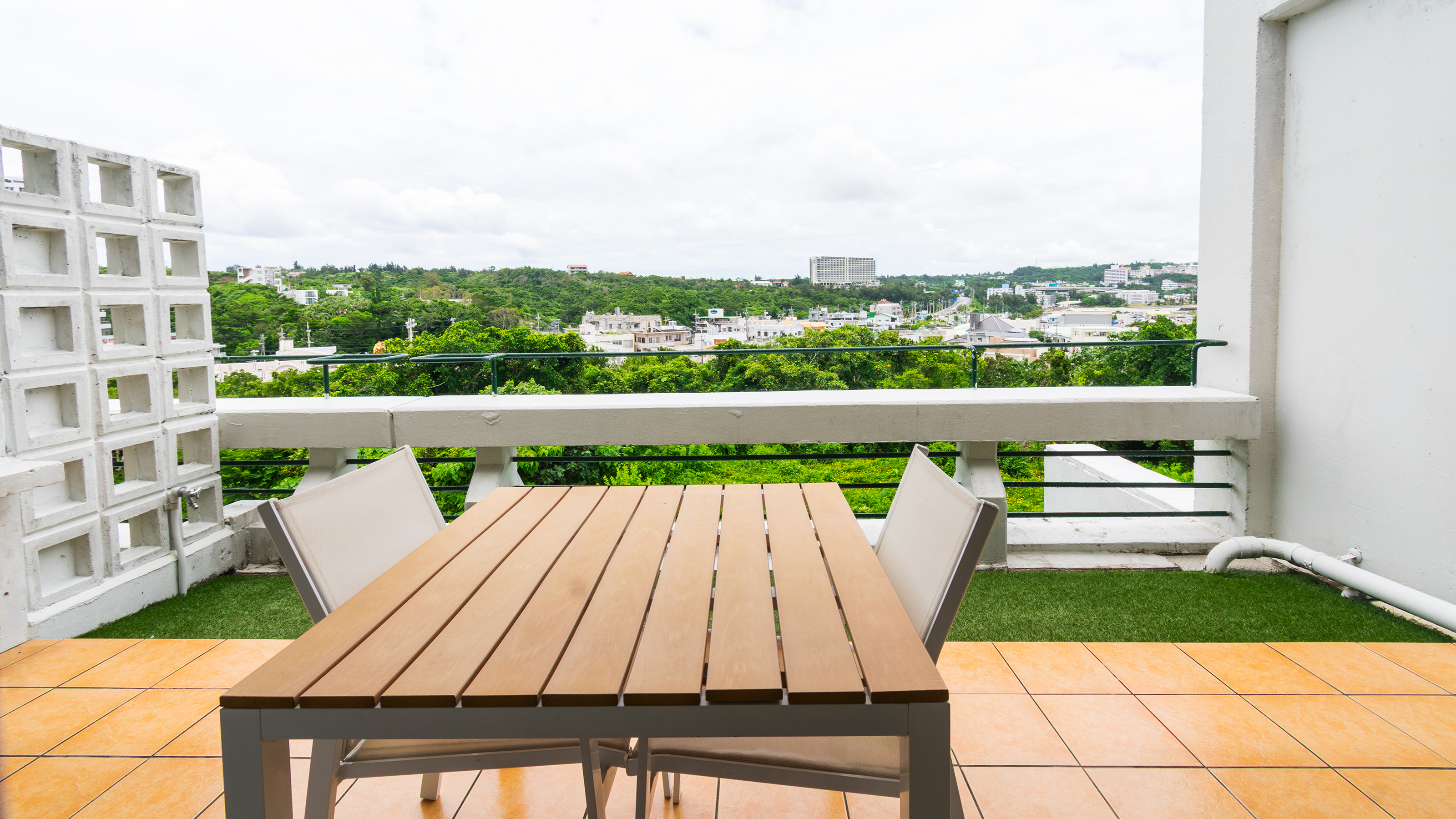 ナチュラルラグジュアリー　バルコニー