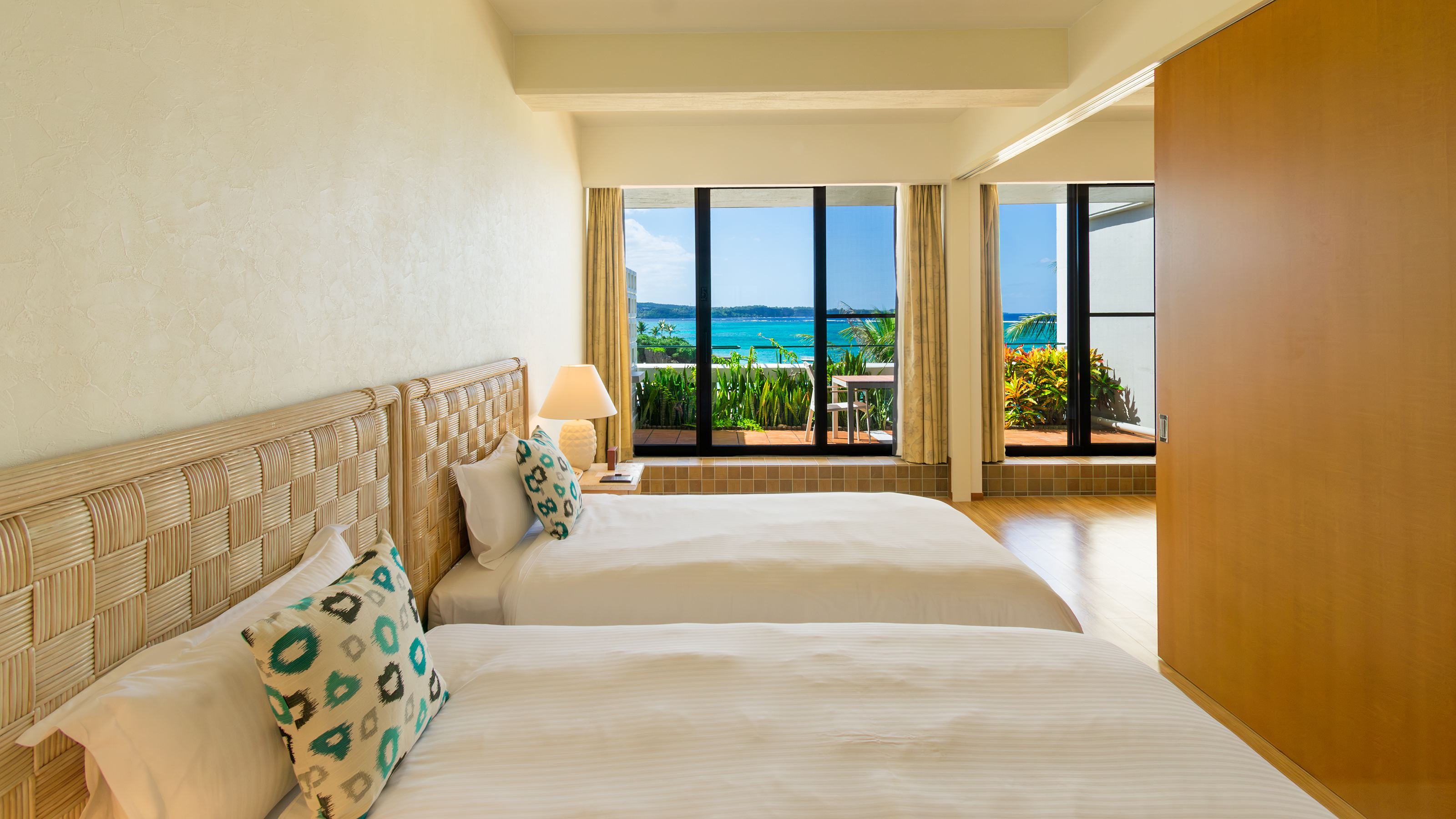 クラブプレミア　ベットルーム