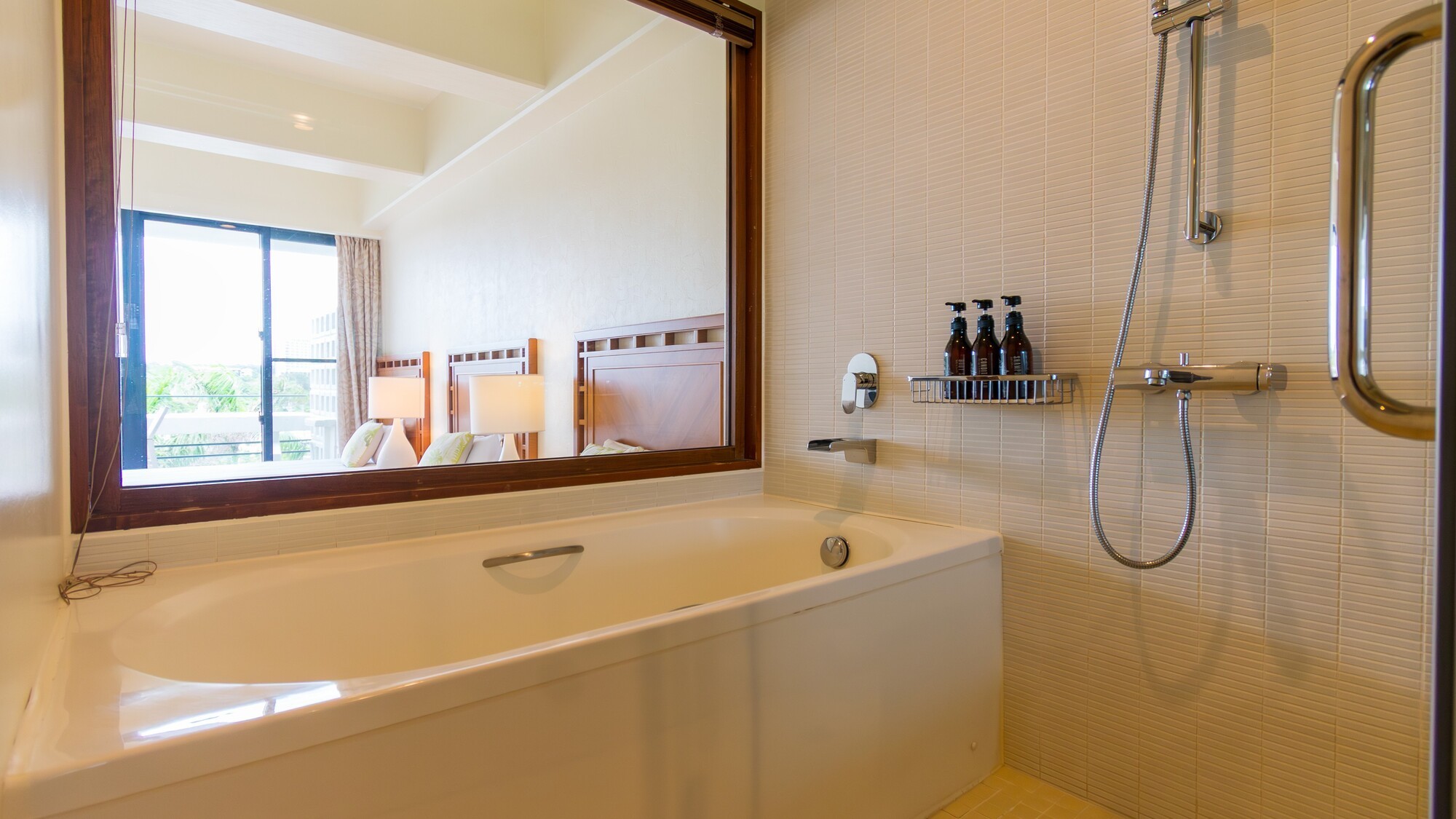 ナチュラルデラックス　バスルーム