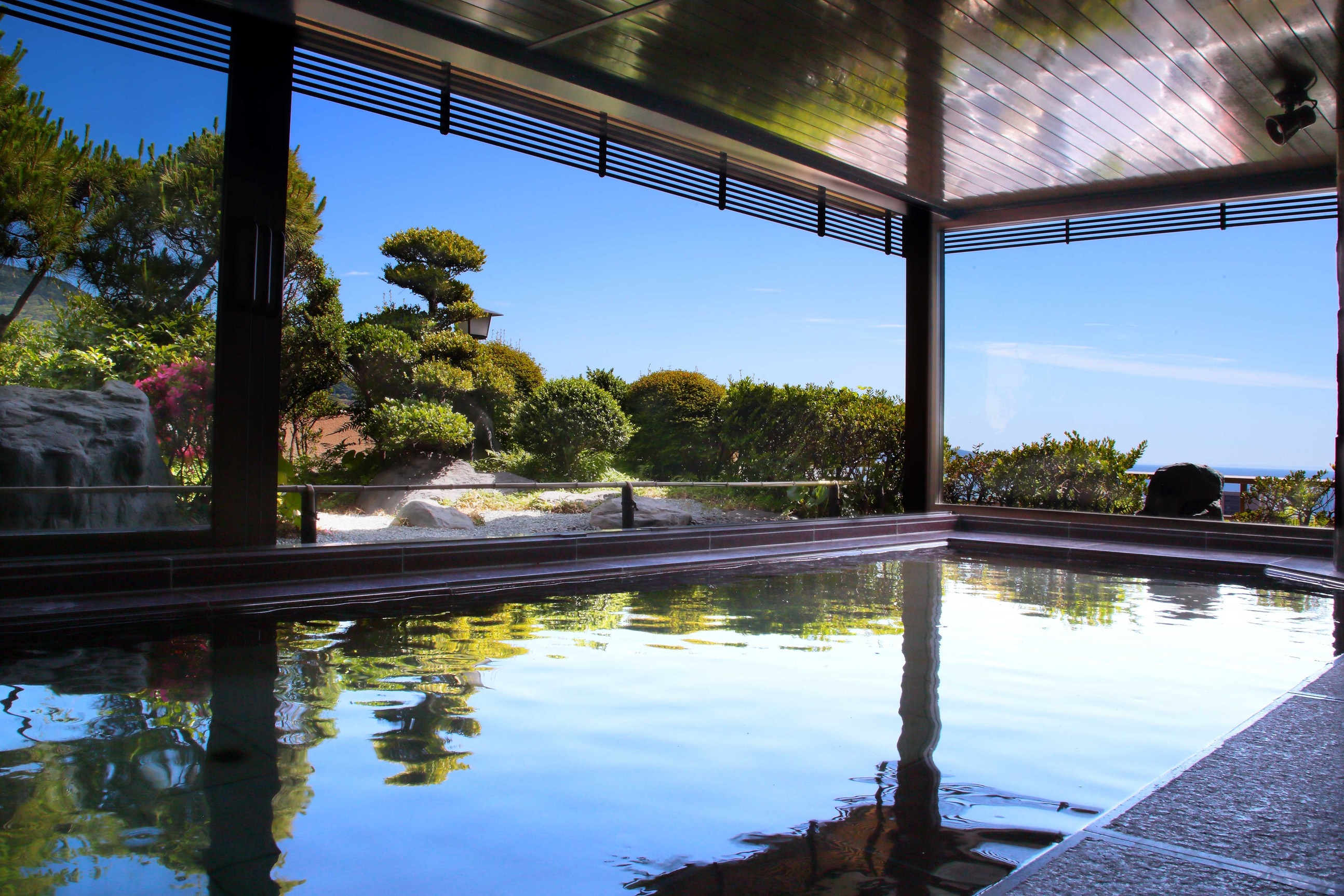 【2食付スタンダード】出汁香る、和の一夜　食事処で味わう本格会席と熱海のやすらぎ【本館和室／食事処】